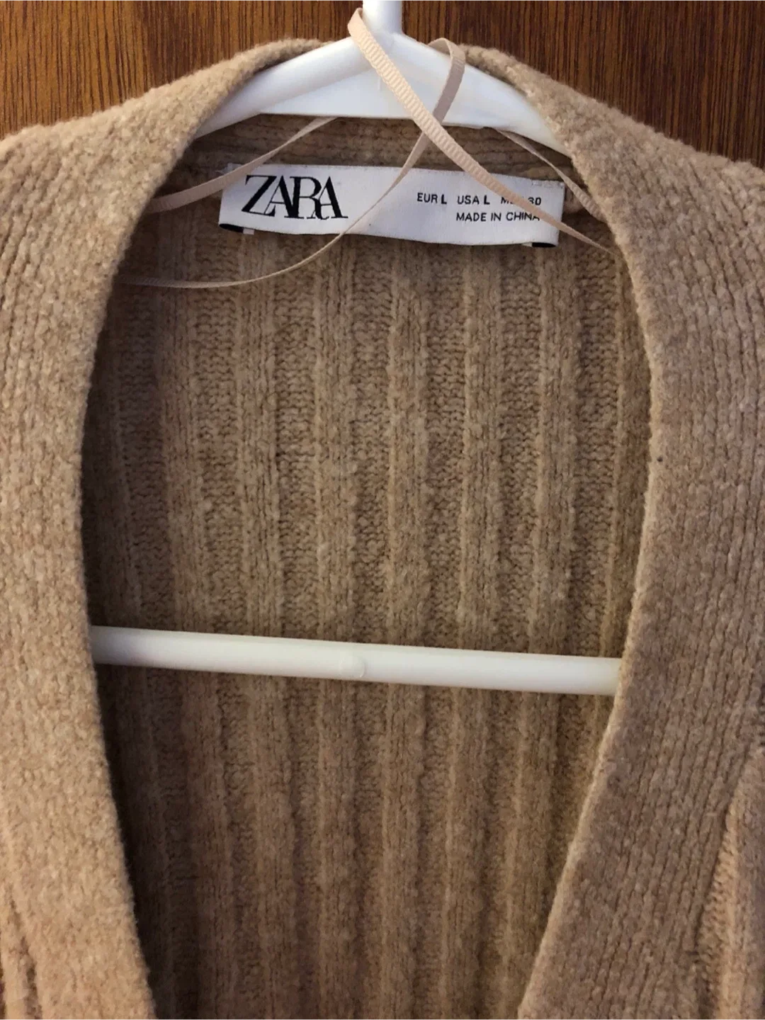 #Cleanout Zara Ribbed Knit Cardigan - Size L image indicator(2)