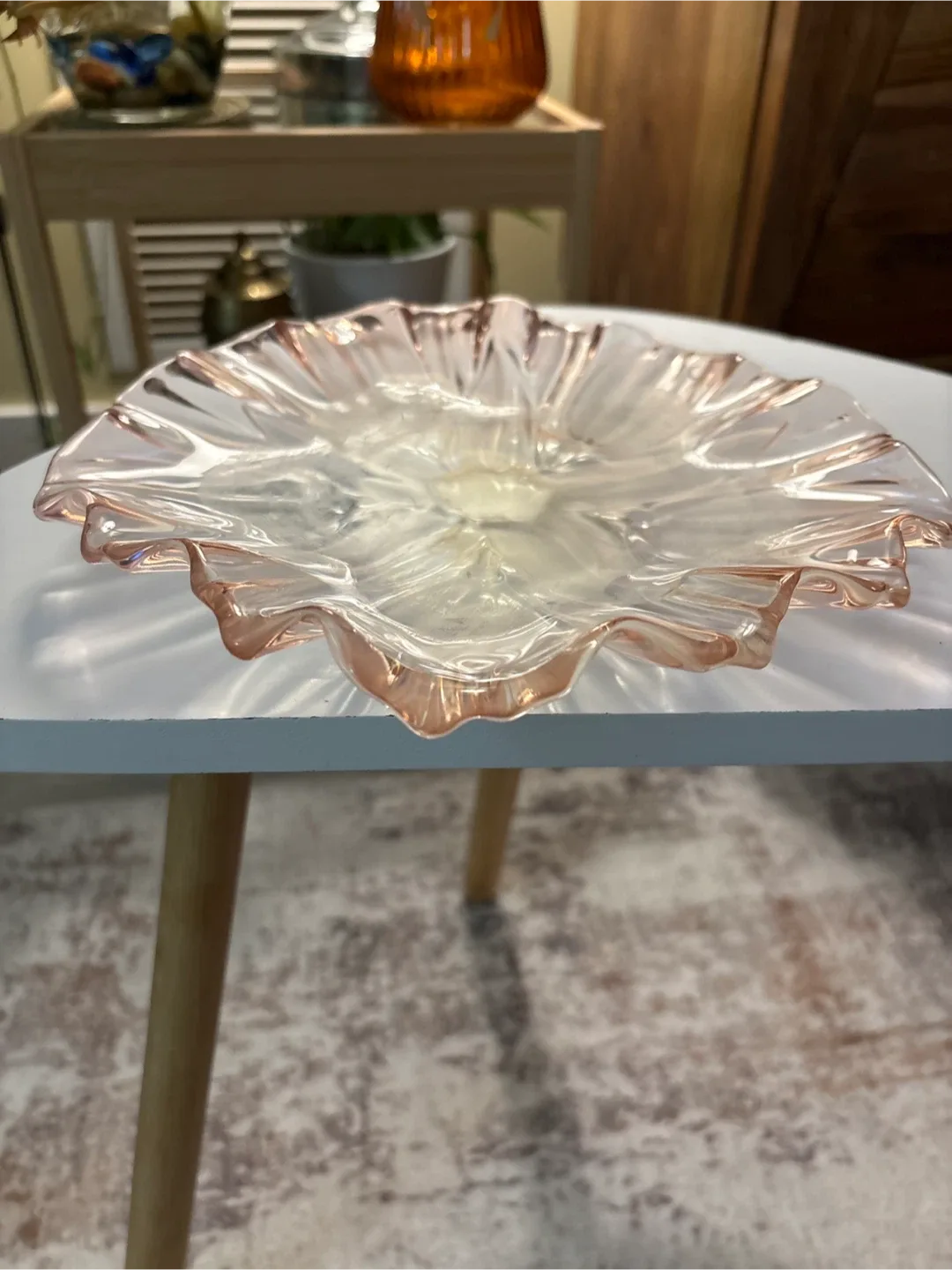 #cleanout Pink Glass Ruffled Edge Bowl image indicator(3)