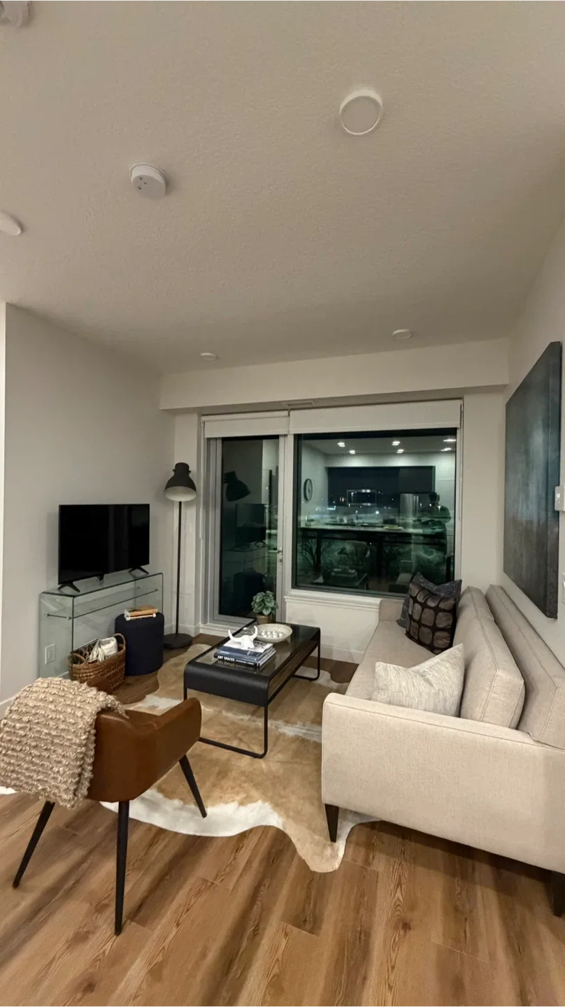 2 Beds 2 Baths - Apartment image indicator(5)