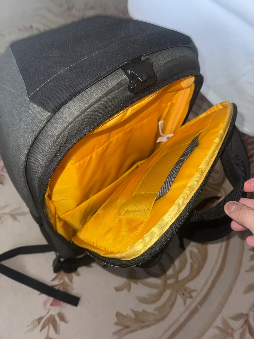 North Face Access 02 25L Laptop backpack image indicator(4)