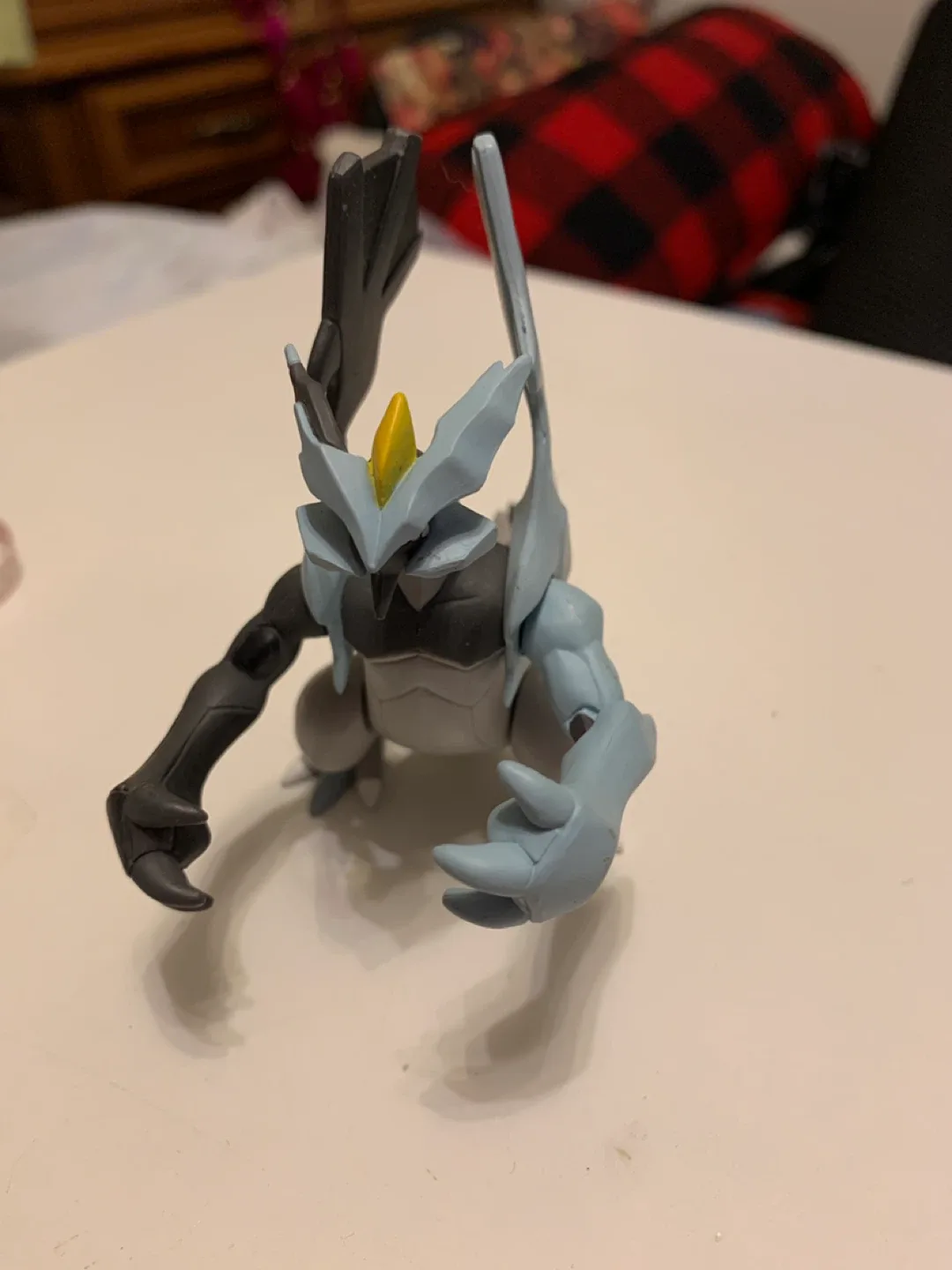 Pokémon Kyurem Figurine