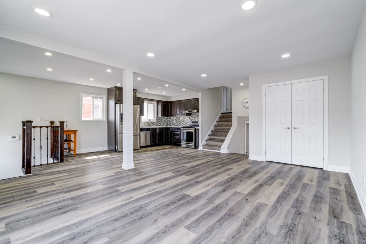 Freshly Renovated 4-Bedroom, 2-Bathroom Home Brampton - photo 5