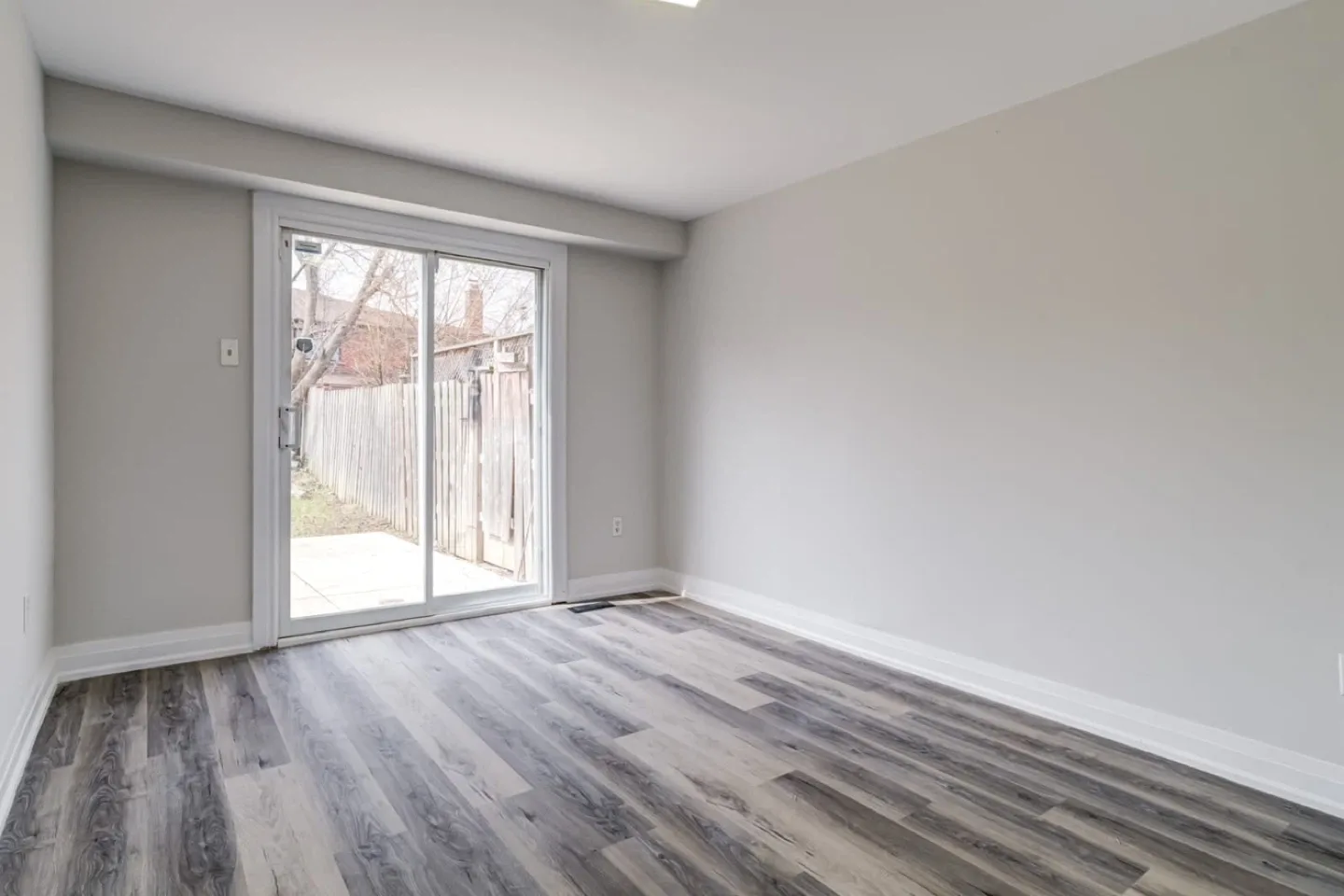 Freshly Renovated 4-Bedroom, 2-Bathroom Home Brampton image indicator(7)