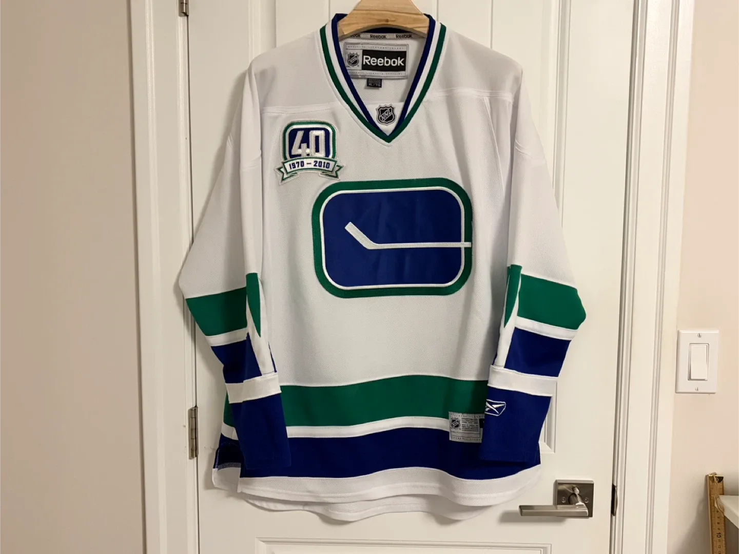 Authentic Reebok Vancouver Canucks 40th Anniversary Jersey XL