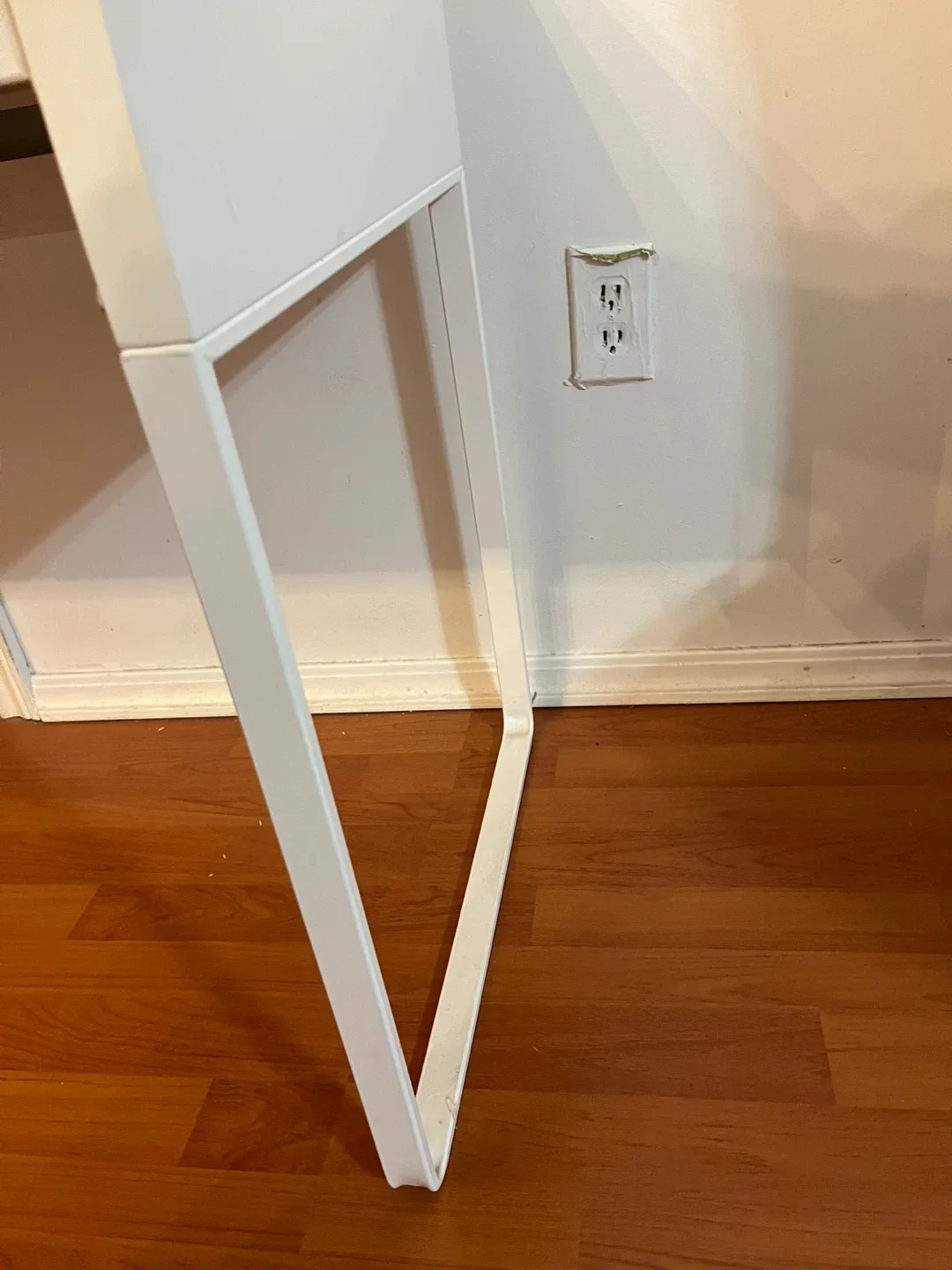 White Desk image indicator(5)