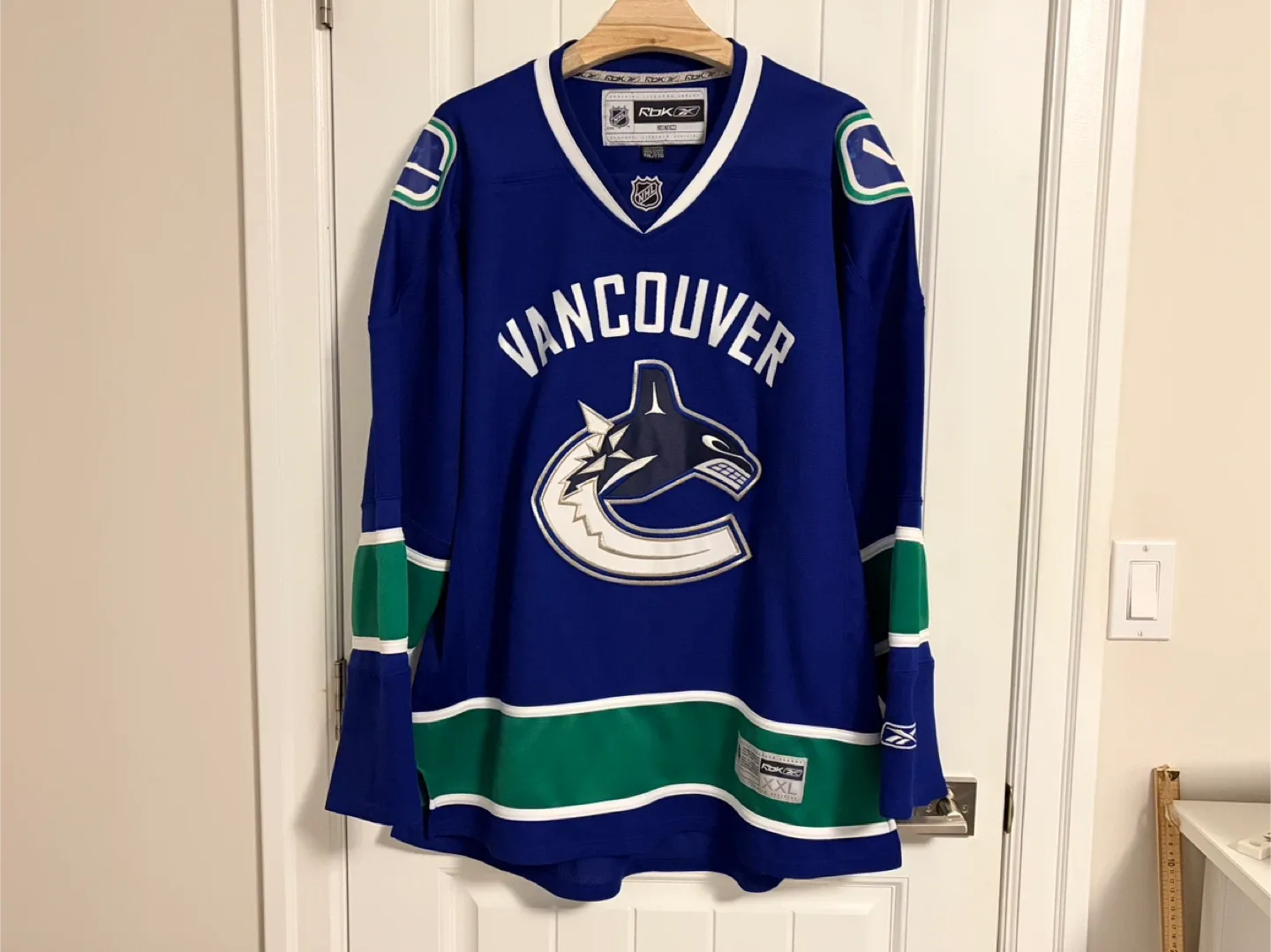 Authentic Vancouver Canucks Blue Orca Home Jersey Size XXL 2XL