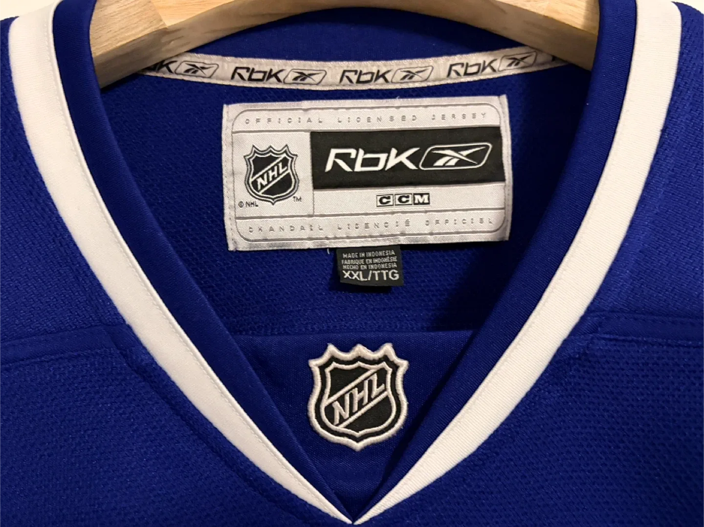 Authentic Vancouver Canucks Blue Orca Home Jersey Size XXL 2XL image indicator(4)