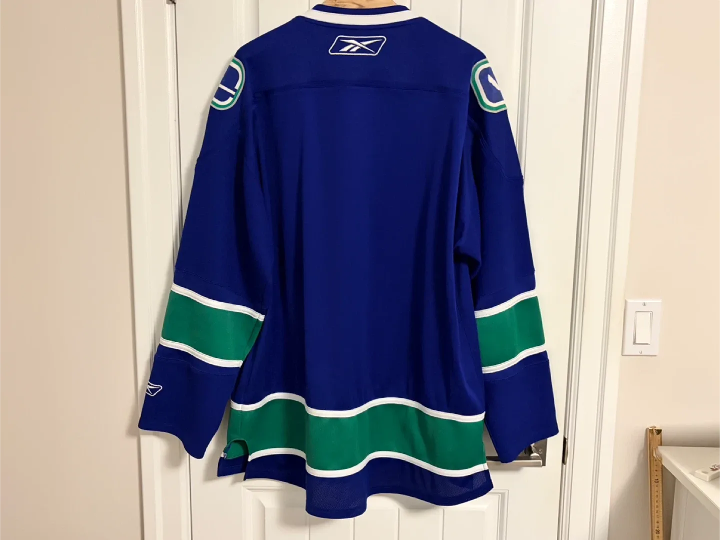 Authentic Vancouver Canucks Blue Orca Home Jersey Size XXL 2XL image indicator(6)