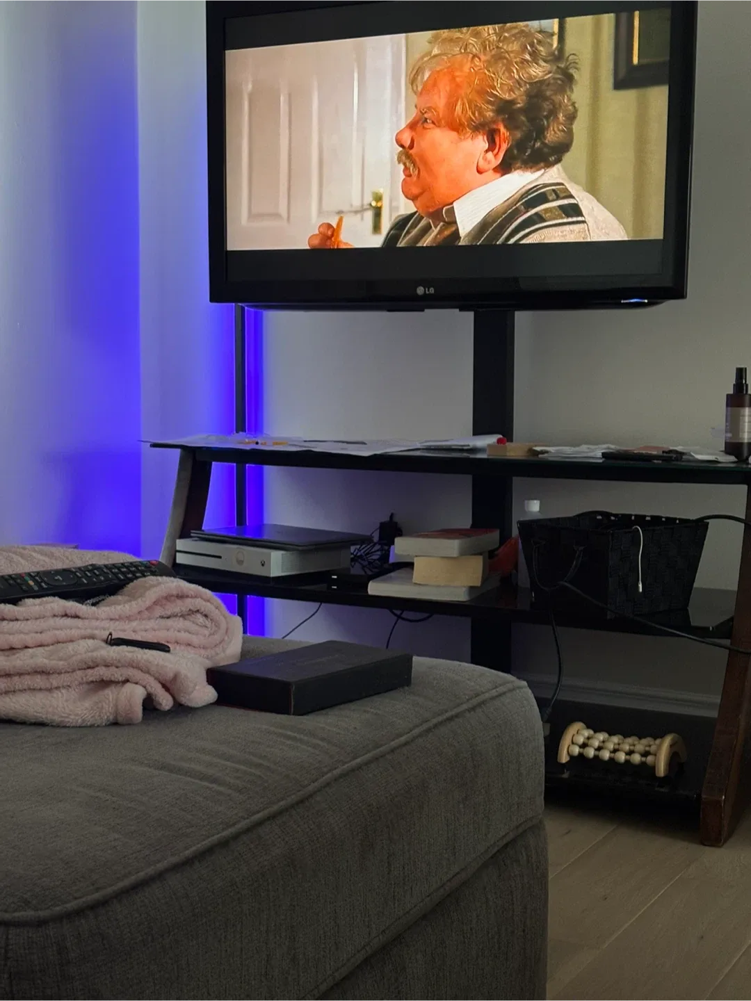 45’ LG Tv image indicator(2)