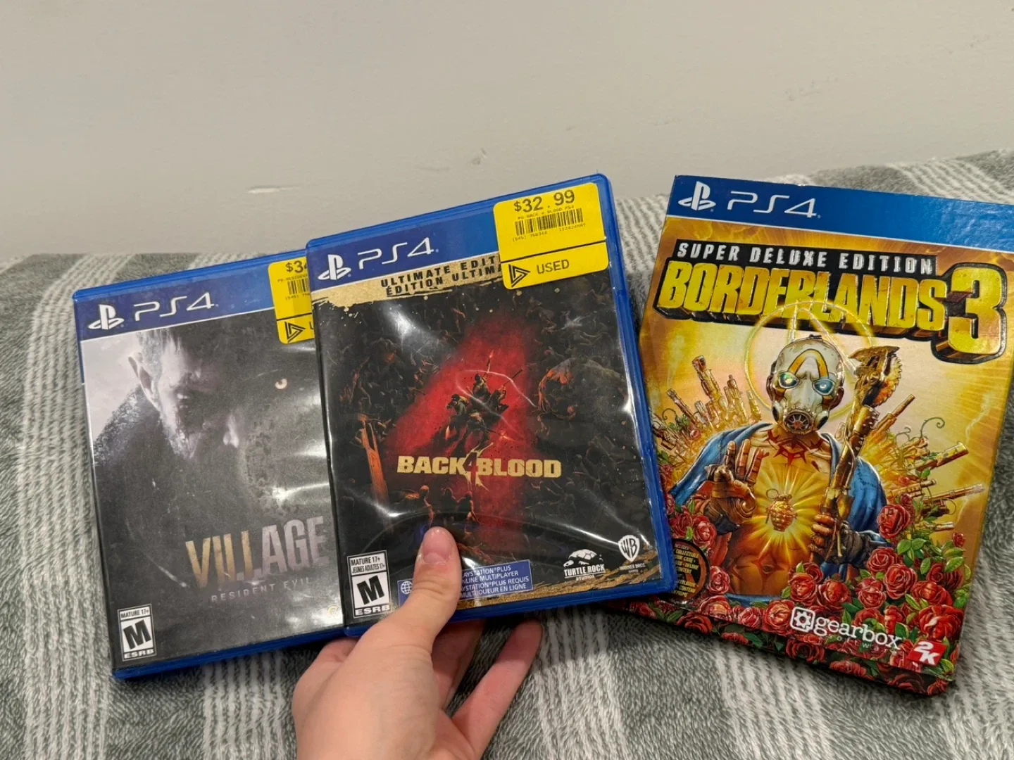 PlayStation 4 Pro Spider-Man Edition with Games image indicator(4)