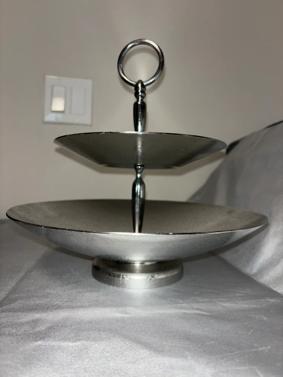 Silver 2-Tier Serving Stand image indicator(2)