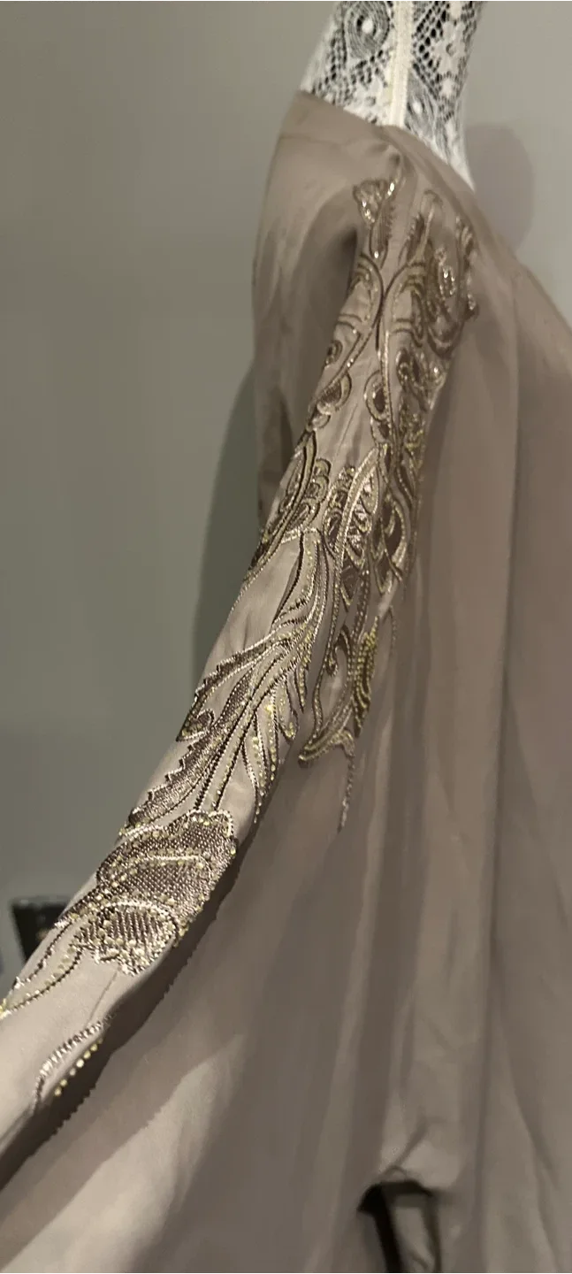 Embroidered Abaya - Size 58 - $65 - East York image indicator(4)