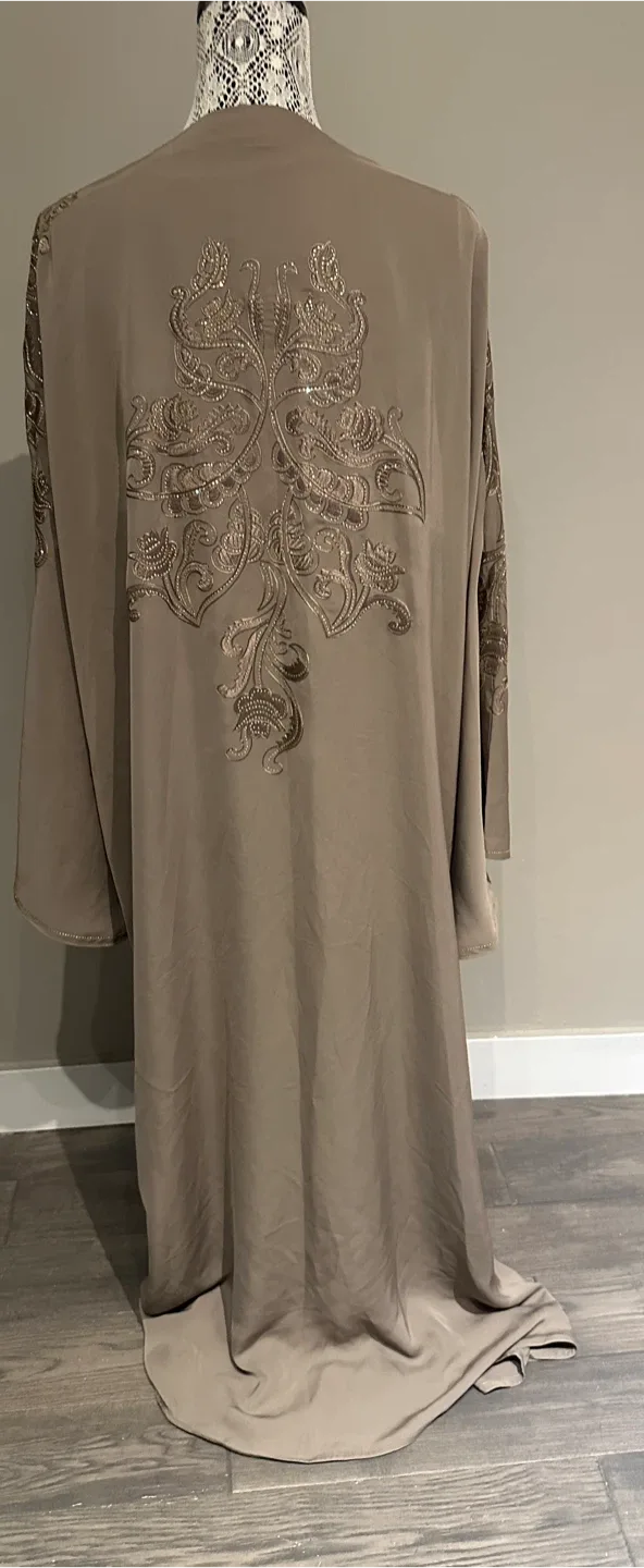 Embroidered Abaya - Size 58 - $65 - East York image indicator(2)