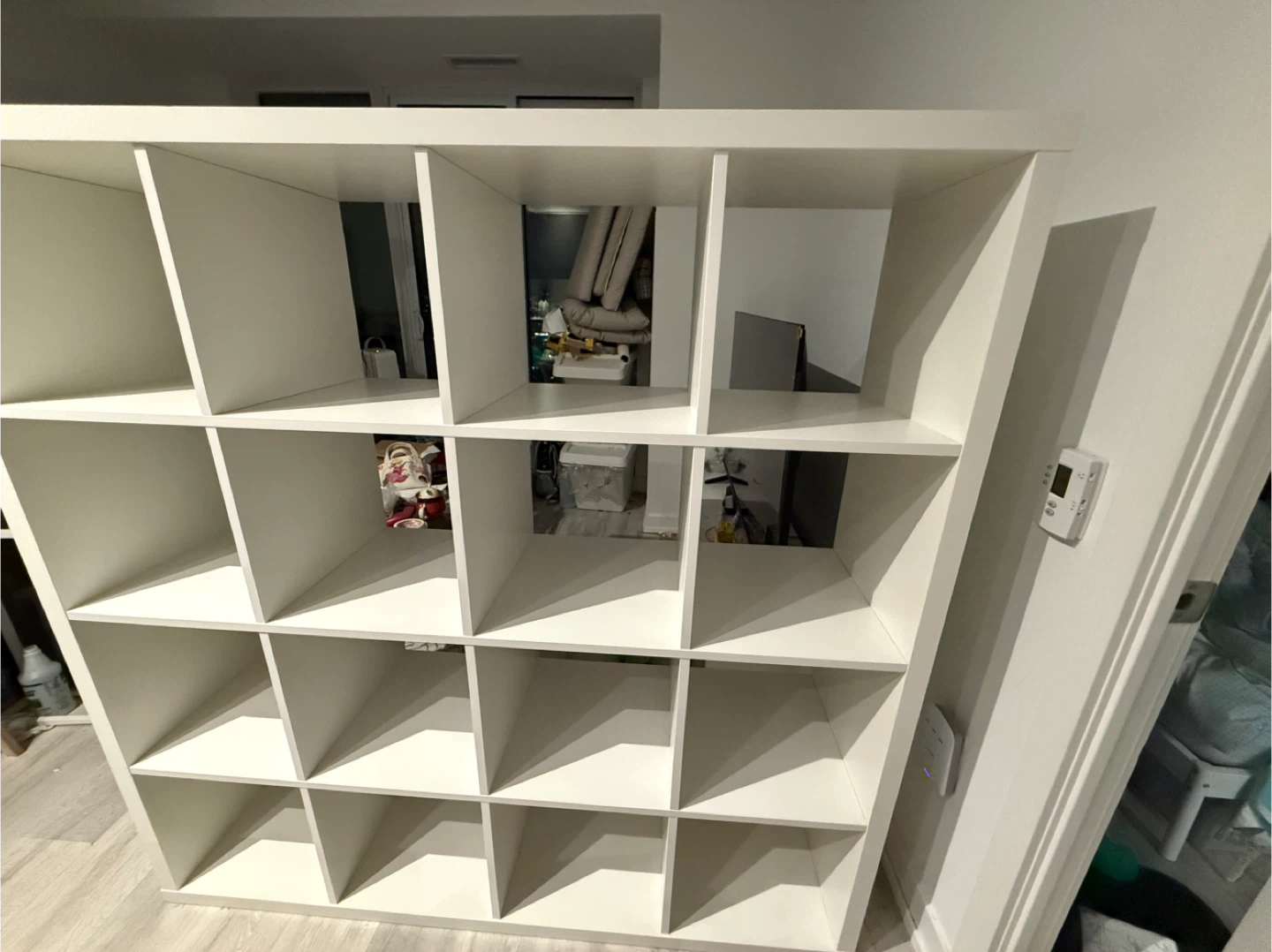 White 4 x 4 Kallex