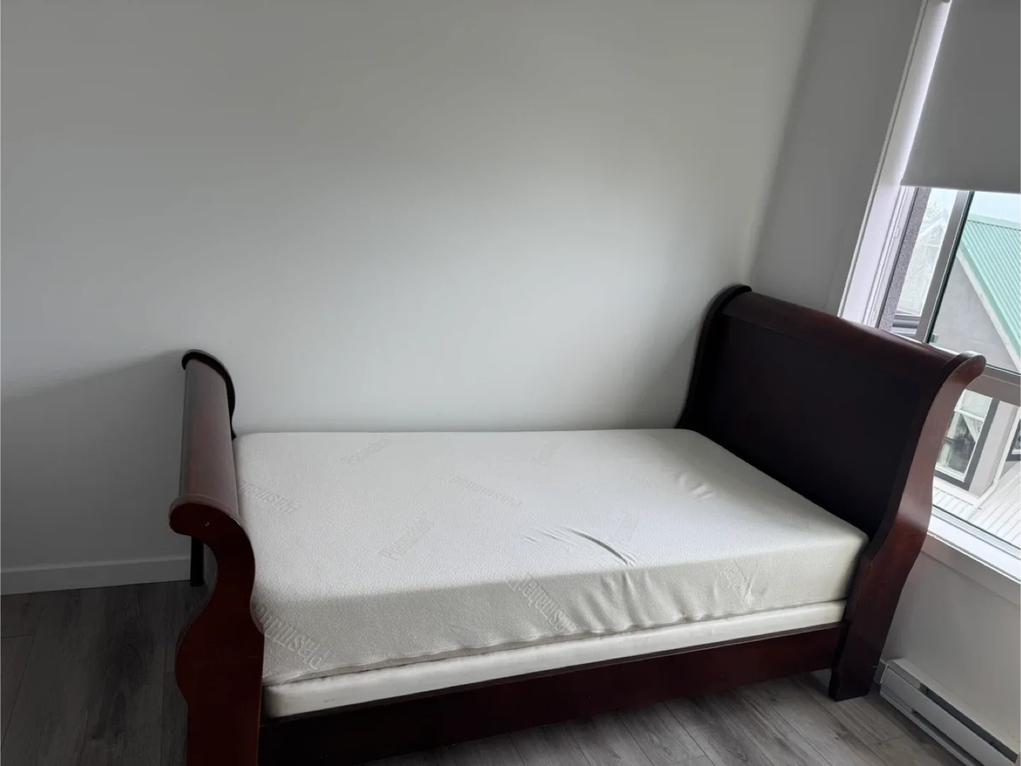 Moving Sale!!!! Sleigh Bed Set, Patio  Sofa, Coffee Table image indicator(5)