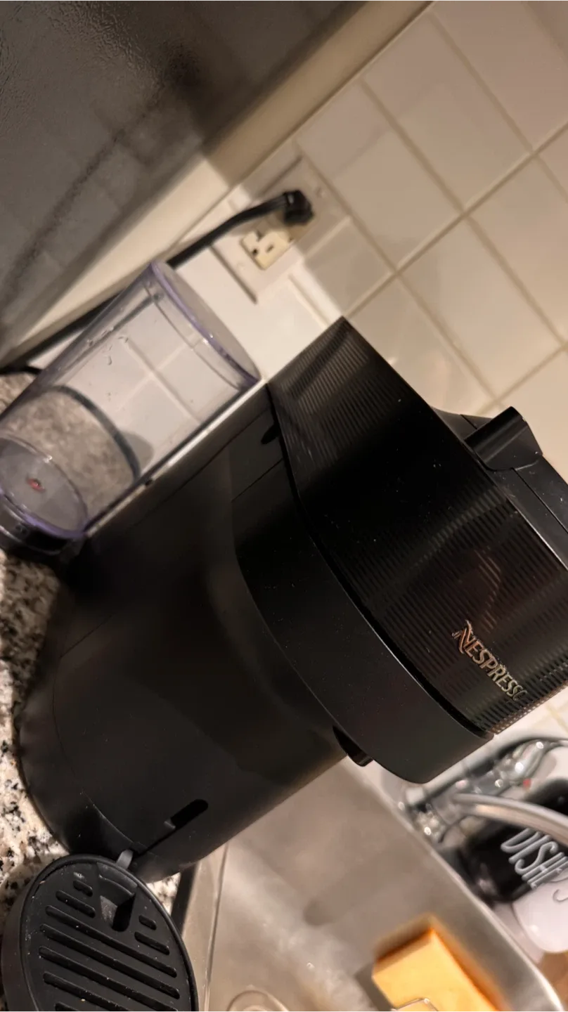 Nespresso Vertuo Next Coffee Machine - Black image indicator(4)