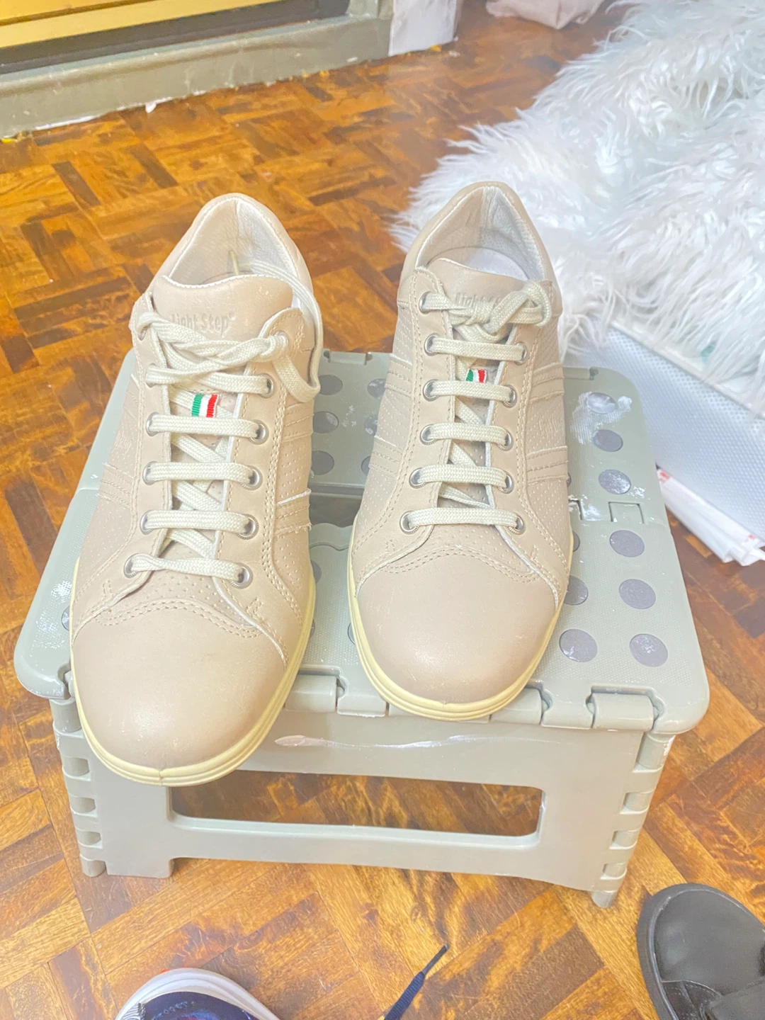 Light Step Beige Leather Sneakers - Size 38 - photo 2