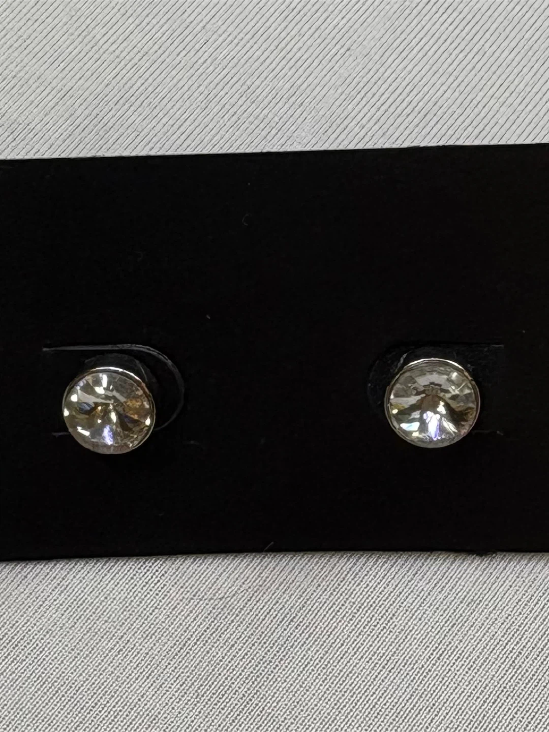Timeless Silver Bezel Classic Crystal Stud Minimalist Earrings - photo 2