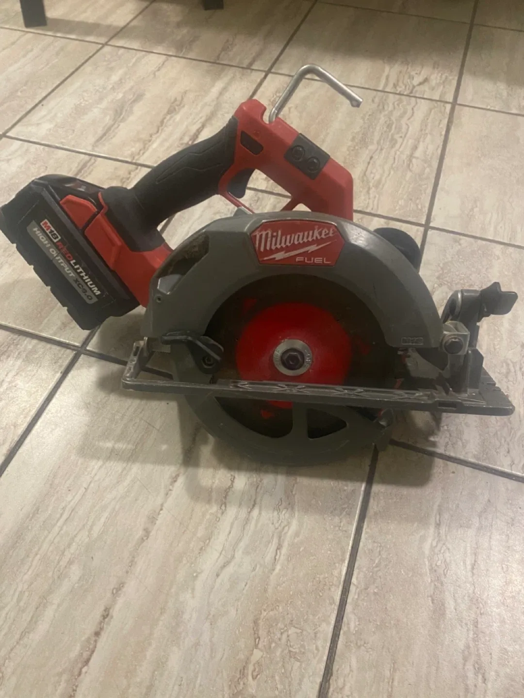 Milwaukee M18 FUEL Circular Saw image indicator(6)