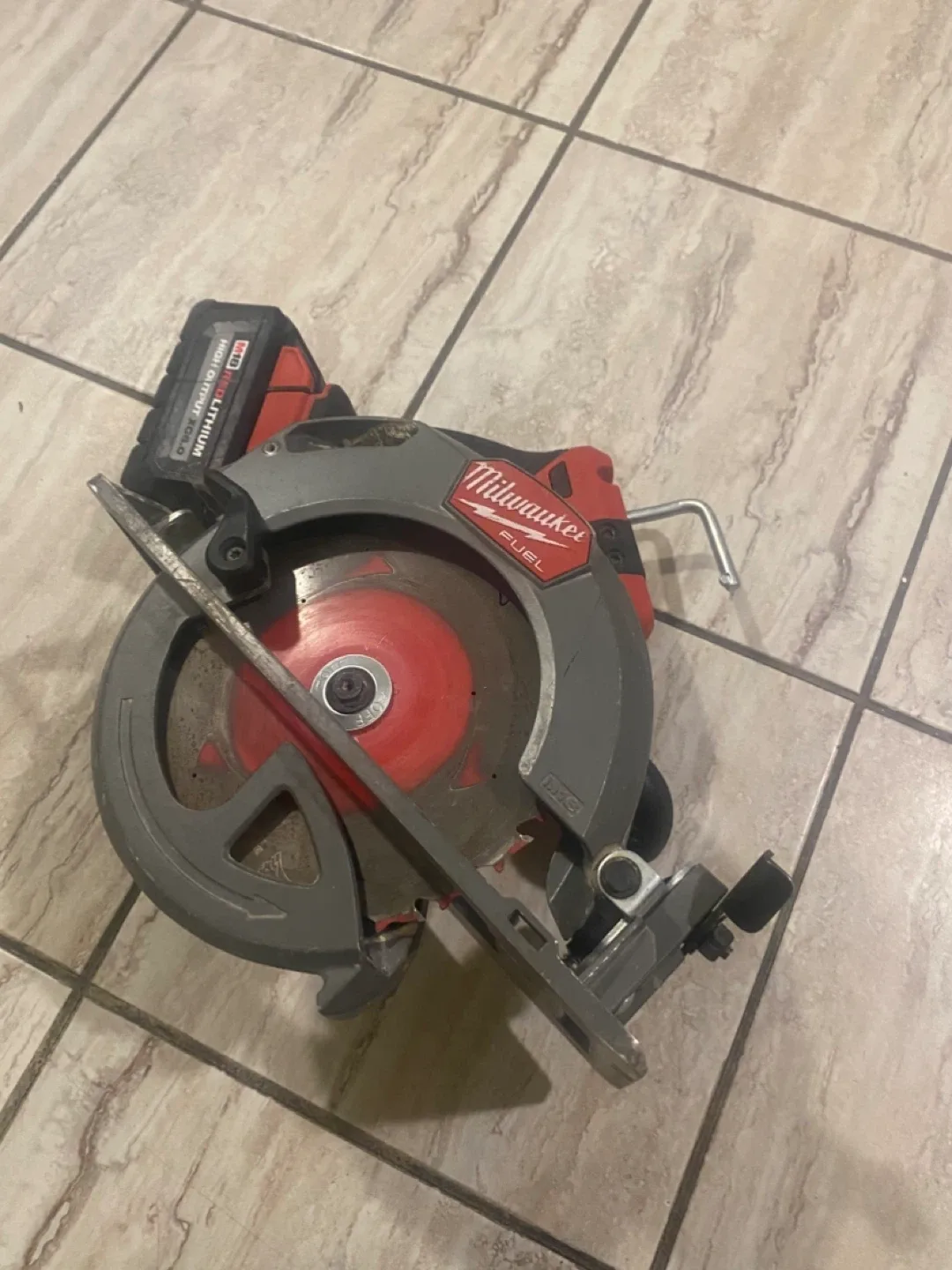 Milwaukee M18 FUEL Circular Saw image indicator(4)