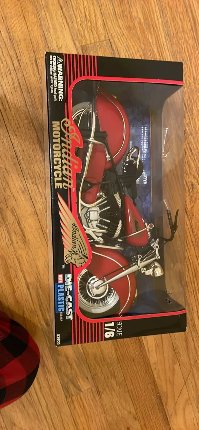 Indian Motorcycle Die-Cast 1/6 Scale