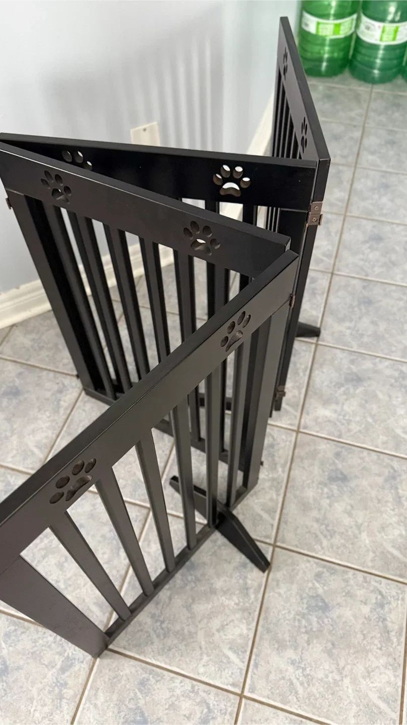 Expandable Pet Gate - Black
