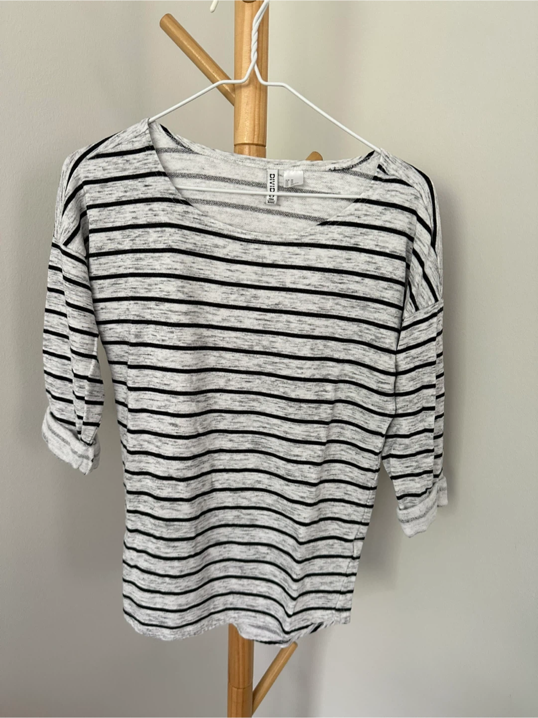 #cleanout / H&M Divided Basic Striped Top - Size XS