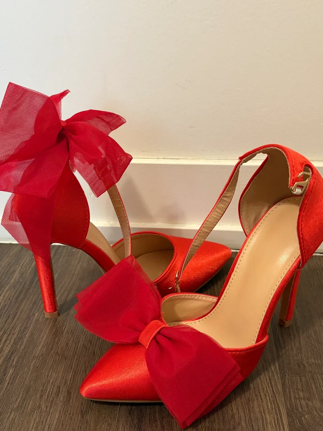 Red Satin Heels with Bow – Size 6 image indicator(2)