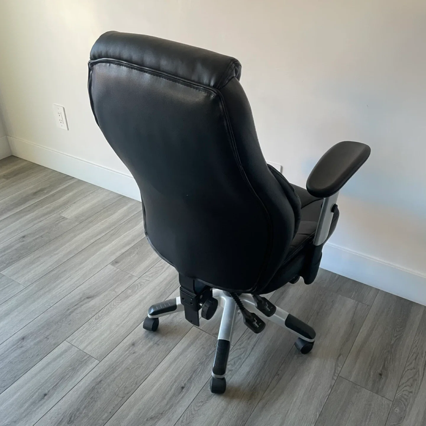 Office Chair image indicator(5)