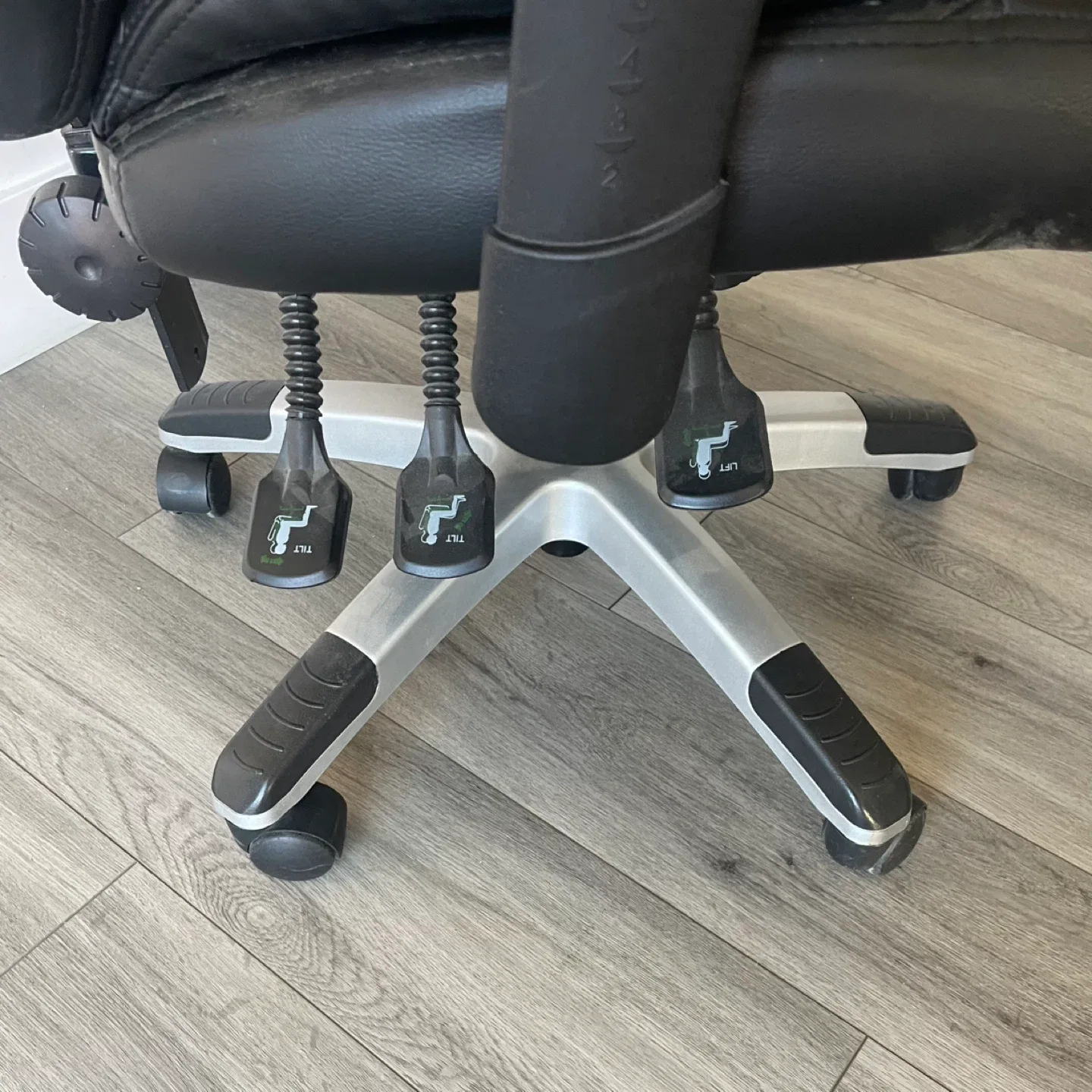 Office Chair image indicator(2)