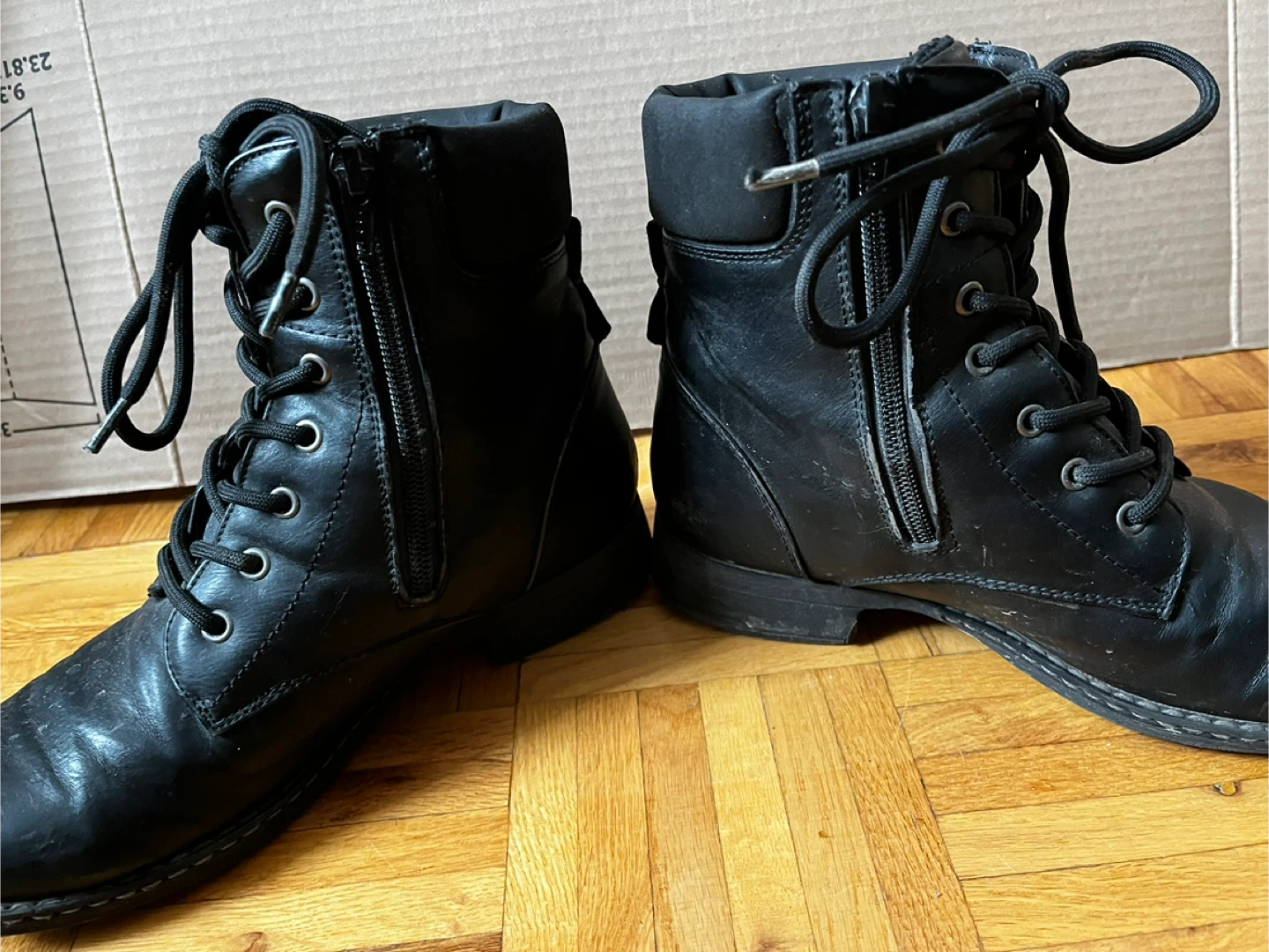 Cougar Women’s Leather Zippered Ankle Boots (7) - photo 4