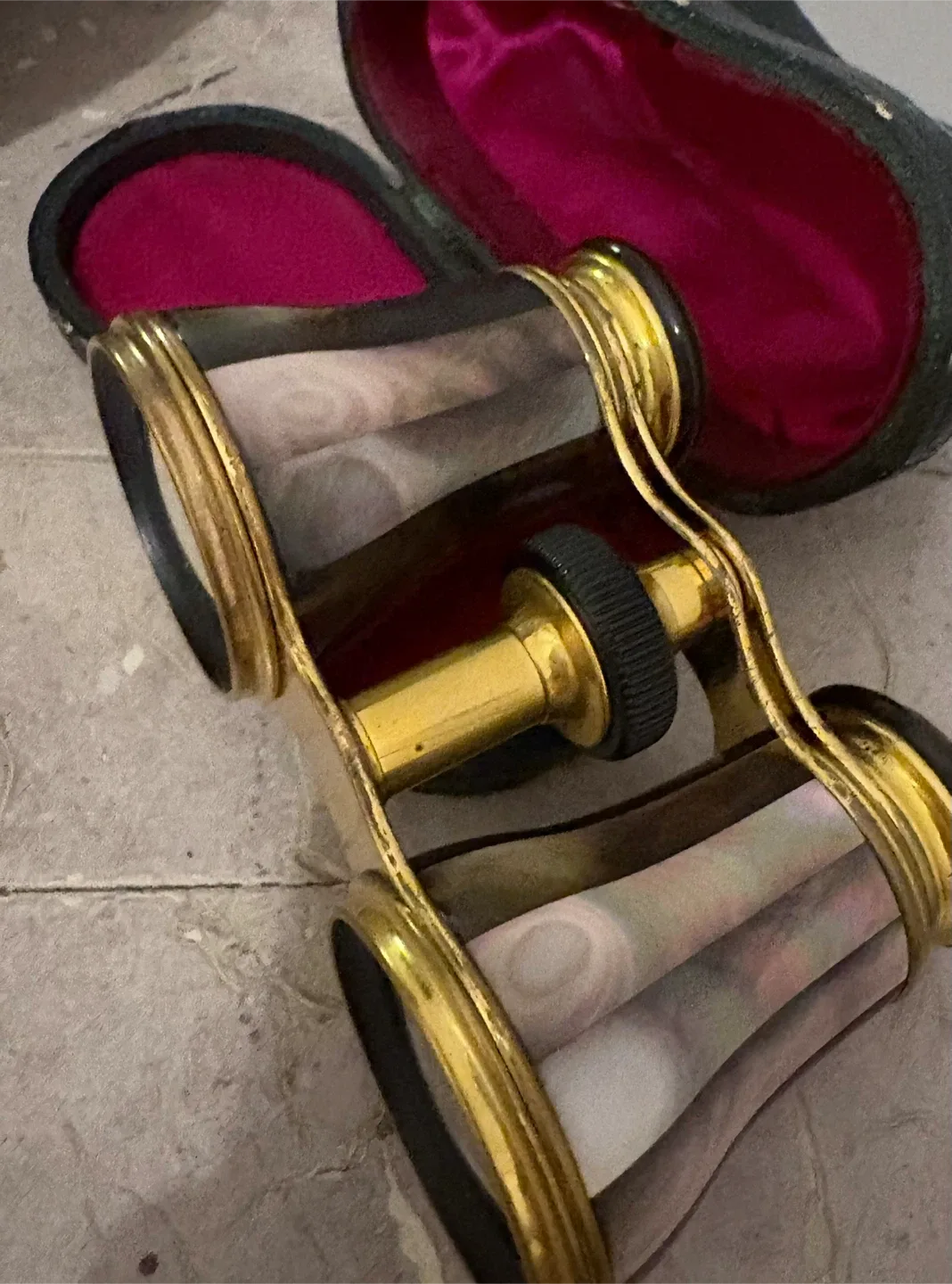 Antique Abalone Mother of Pearl Opera Glasses Leather Case image indicator(4)