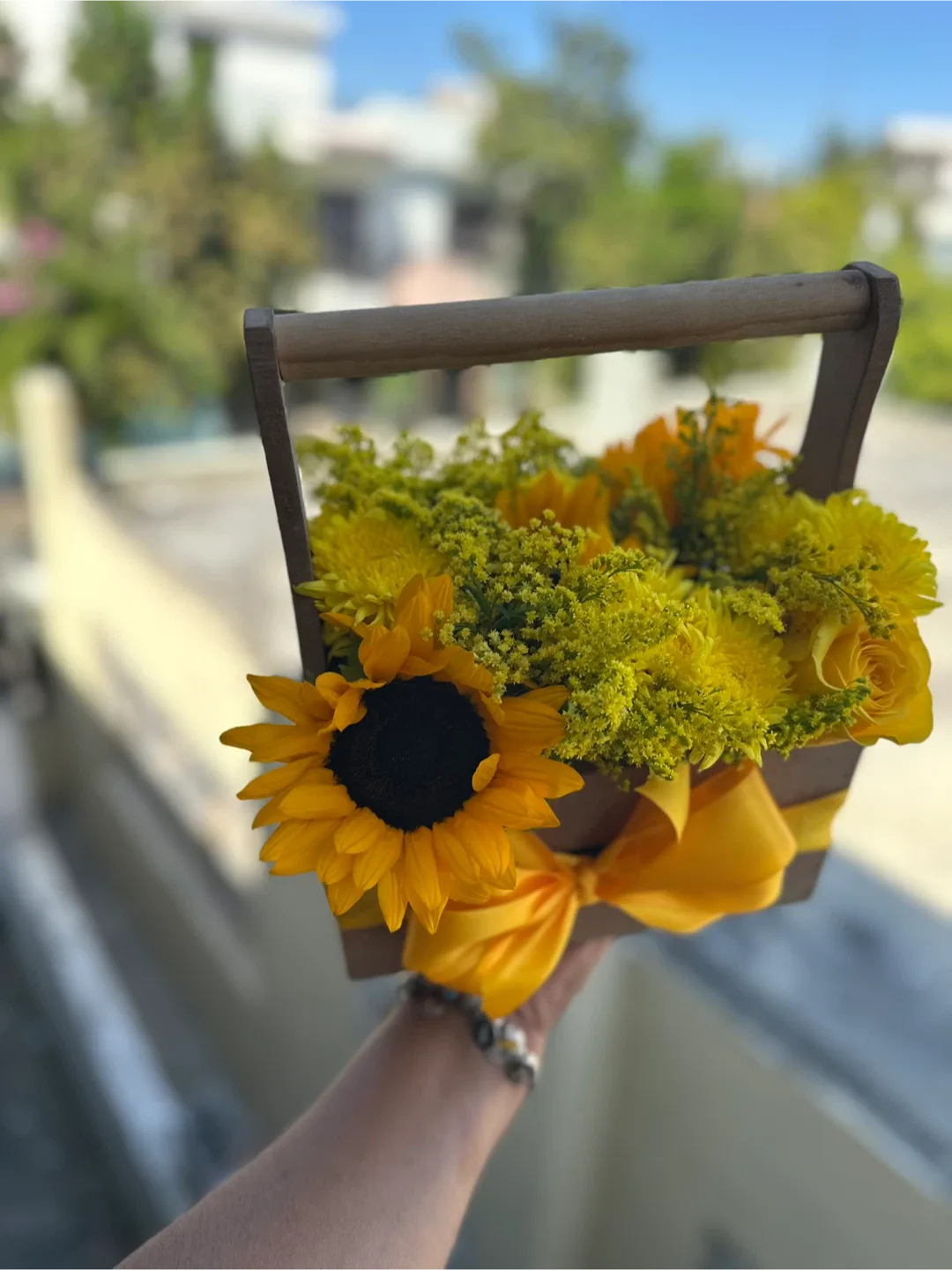 Flower Bouquet with Balloon image indicator(9)