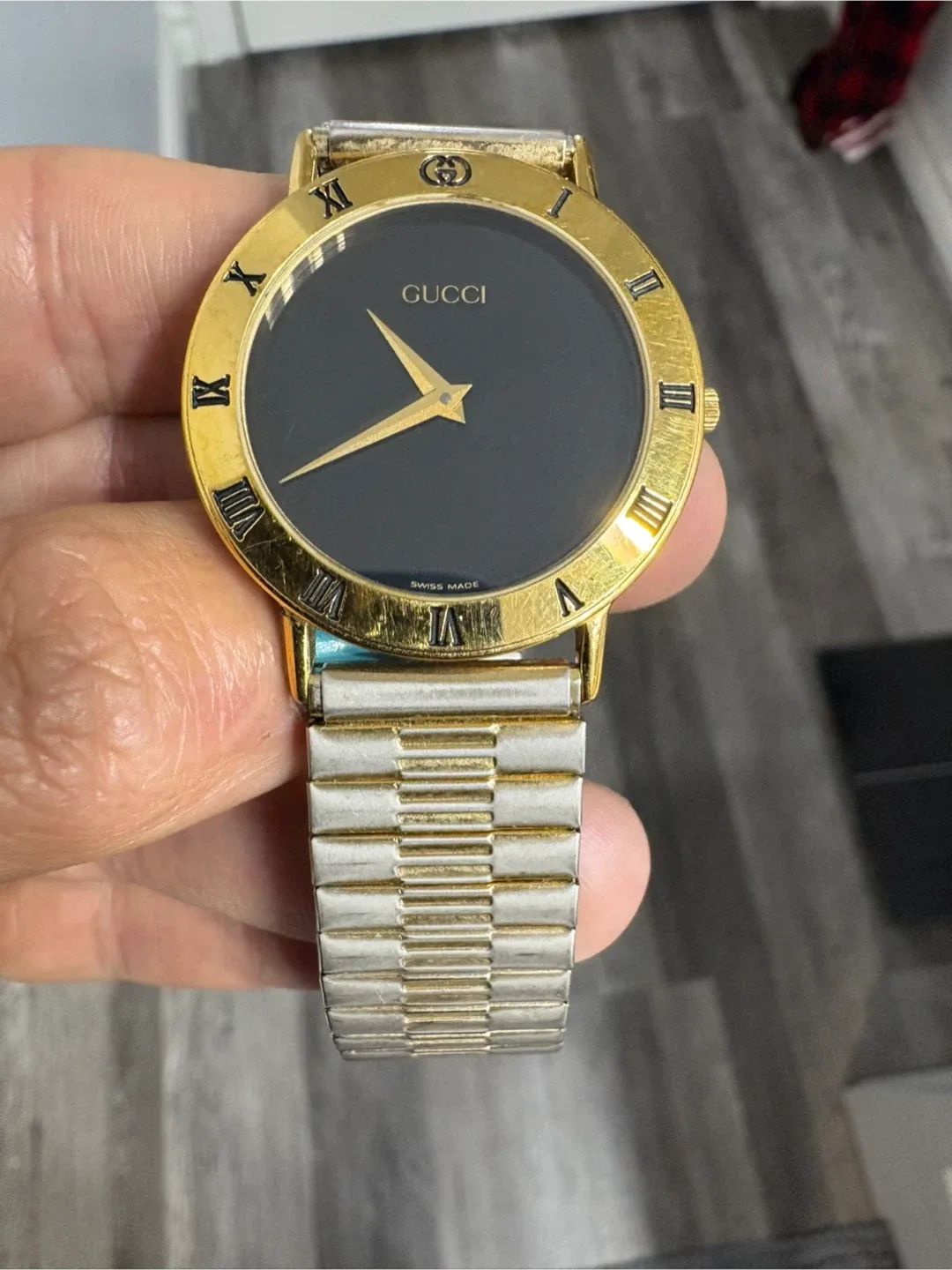 Authentic Gucci Watch Unisex 18KT Dial image indicator(2)