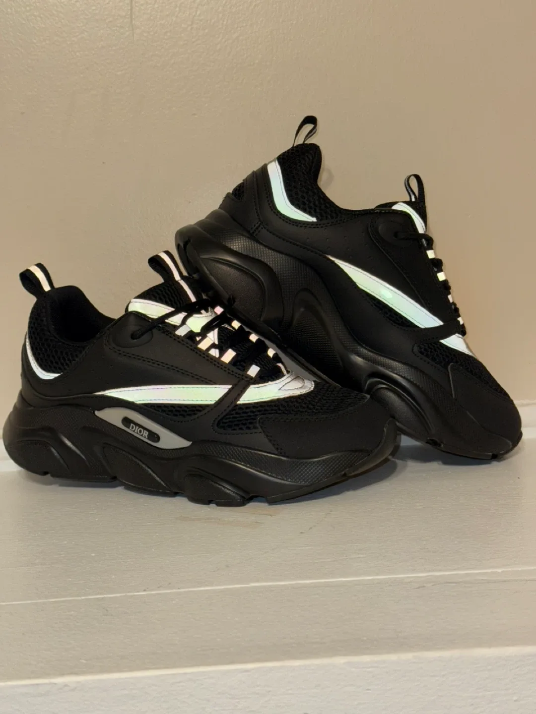 Dior Men's B22 Sneaker Black image indicator(2)