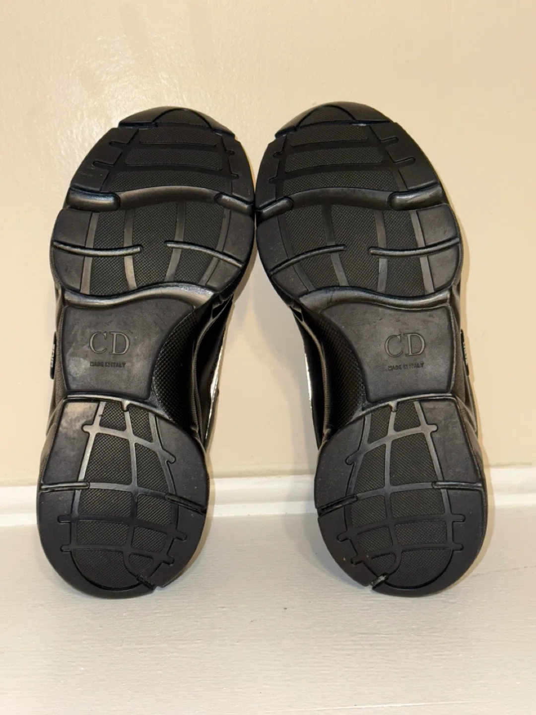 Dior Men's B22 Sneaker Black image indicator(8)