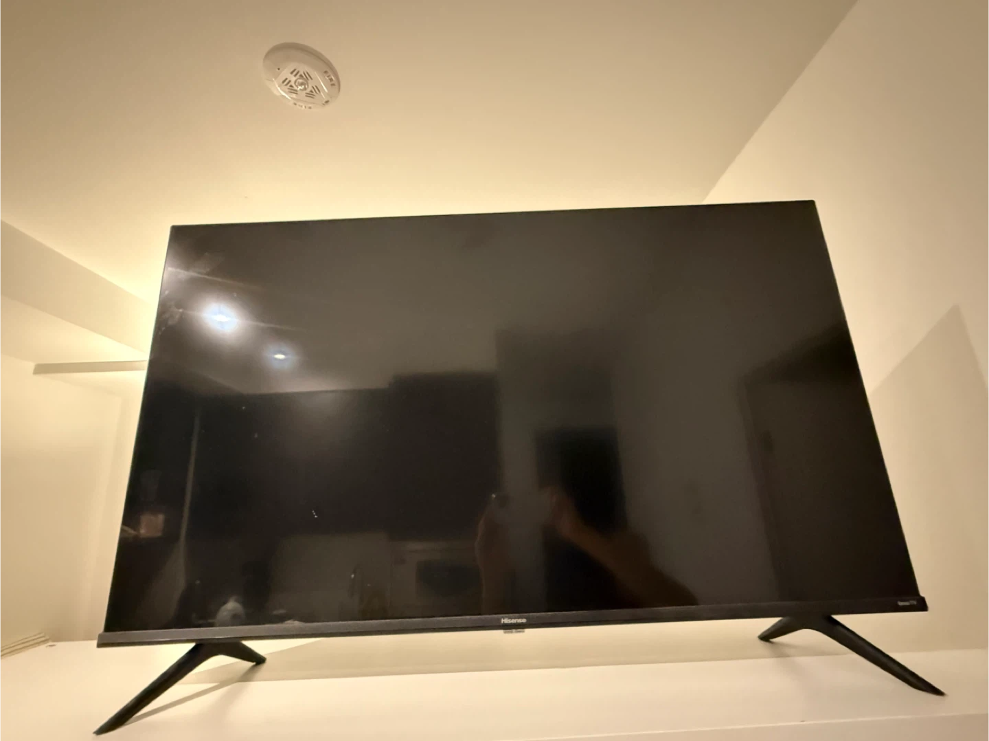 Hisense Roku 43” TV