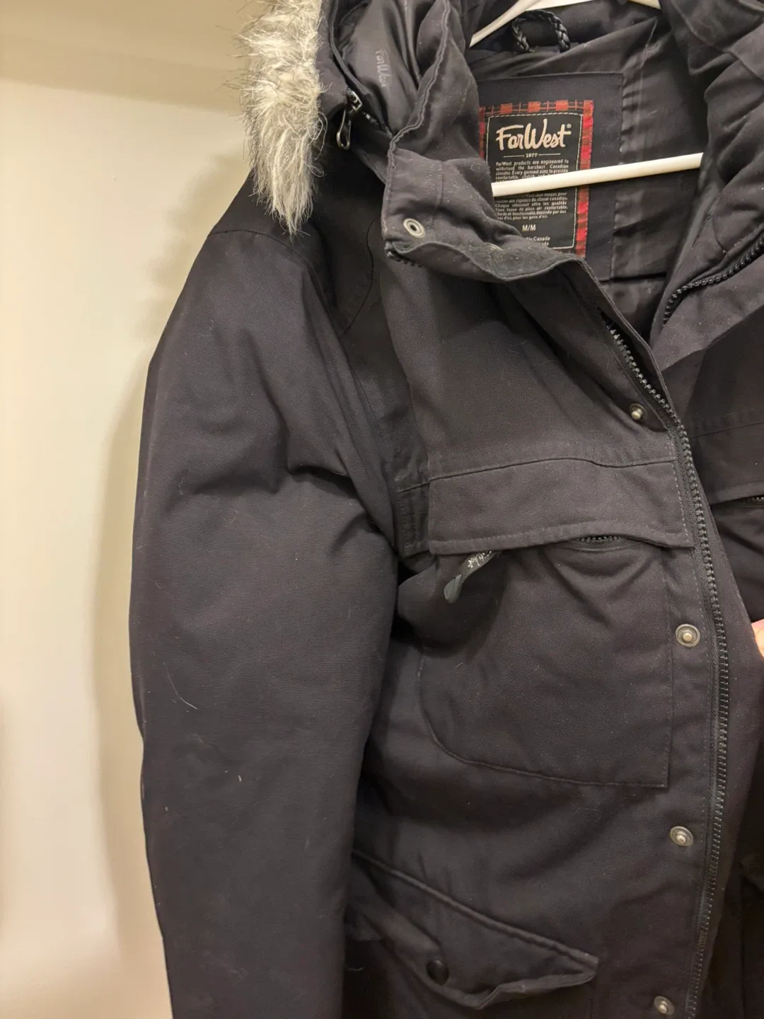 Far West Black Winter Parka - Size M image indicator(2)