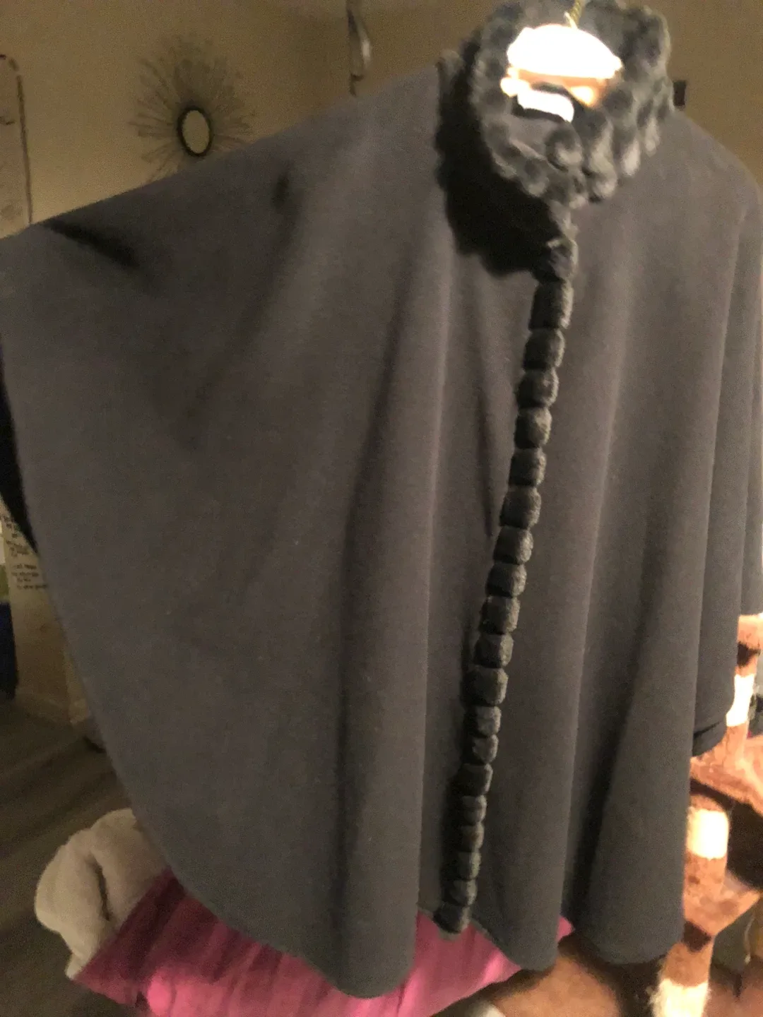 Noveltti for Melanie Lyne Black Cape image indicator(2)