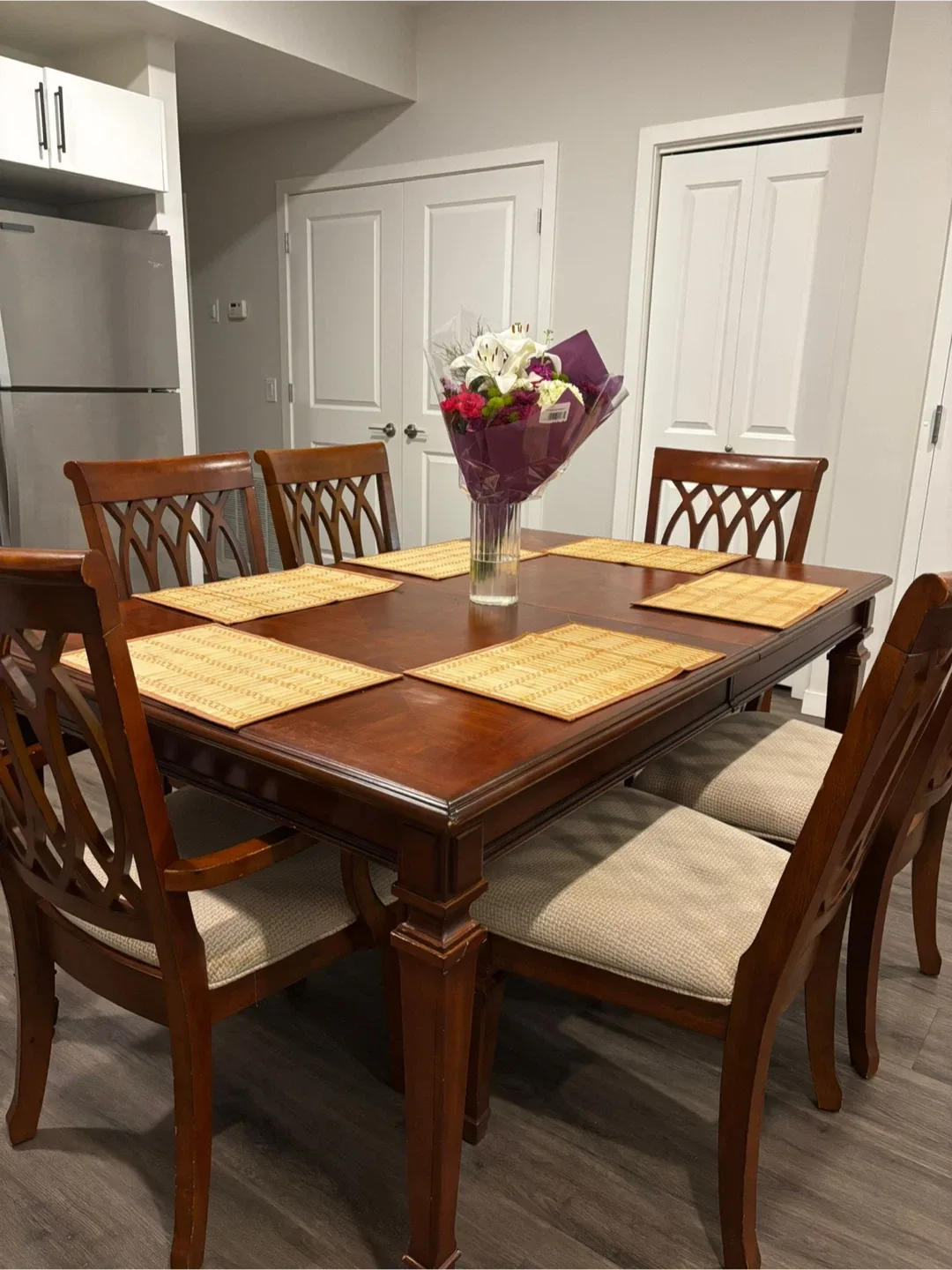 Dinning table set with extension image indicator(2)