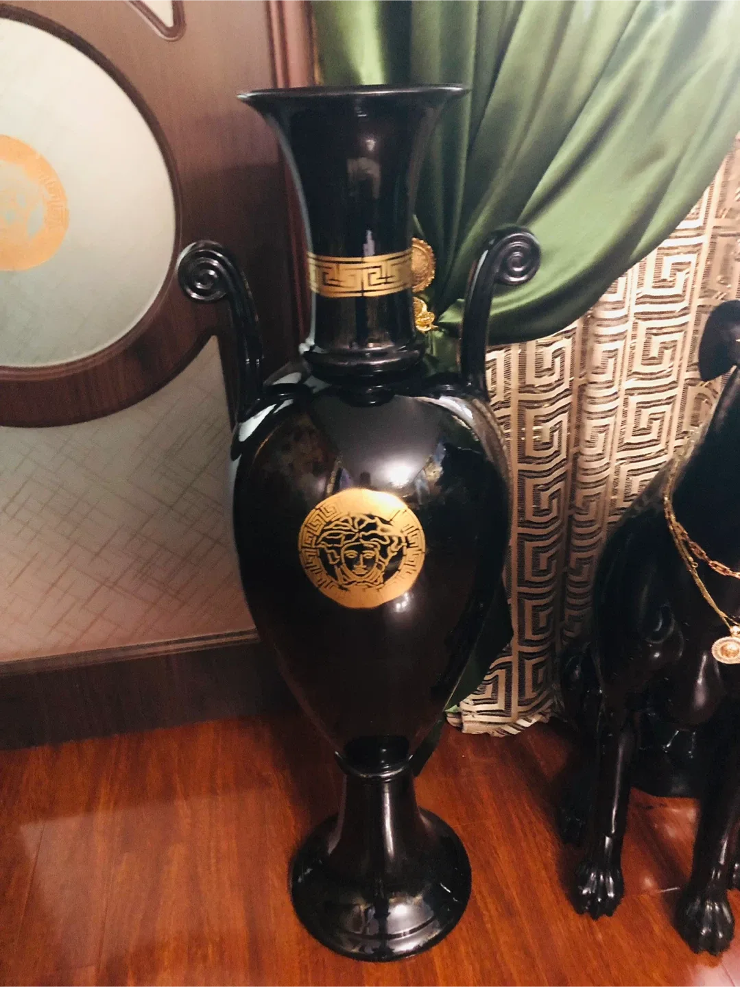 Versace Black Vase image indicator(2)