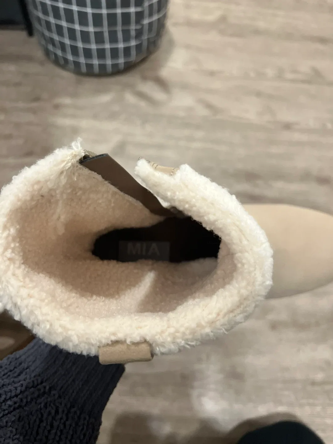 MIA Beige Winter Boots - Size 8 image indicator(3)