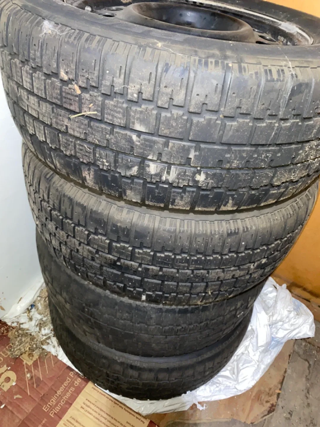 225 60 r16 BFGoodrich Winter Slalom KSI Tires image indicator(4)