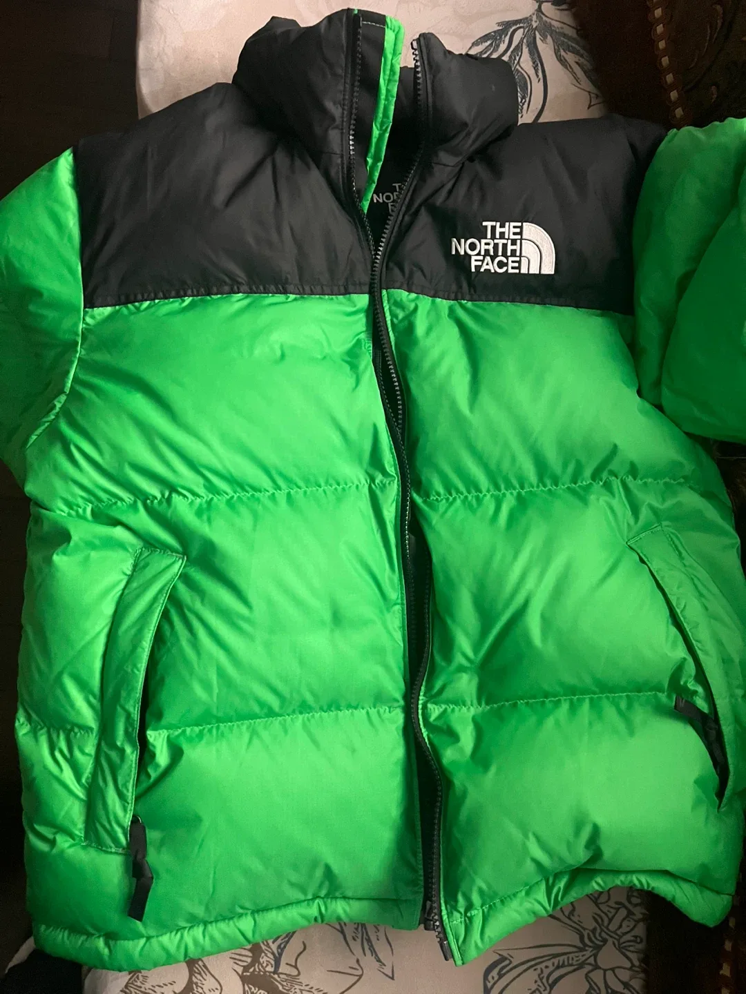 The North Face Puffer Jacket - Green & Black image indicator(2)