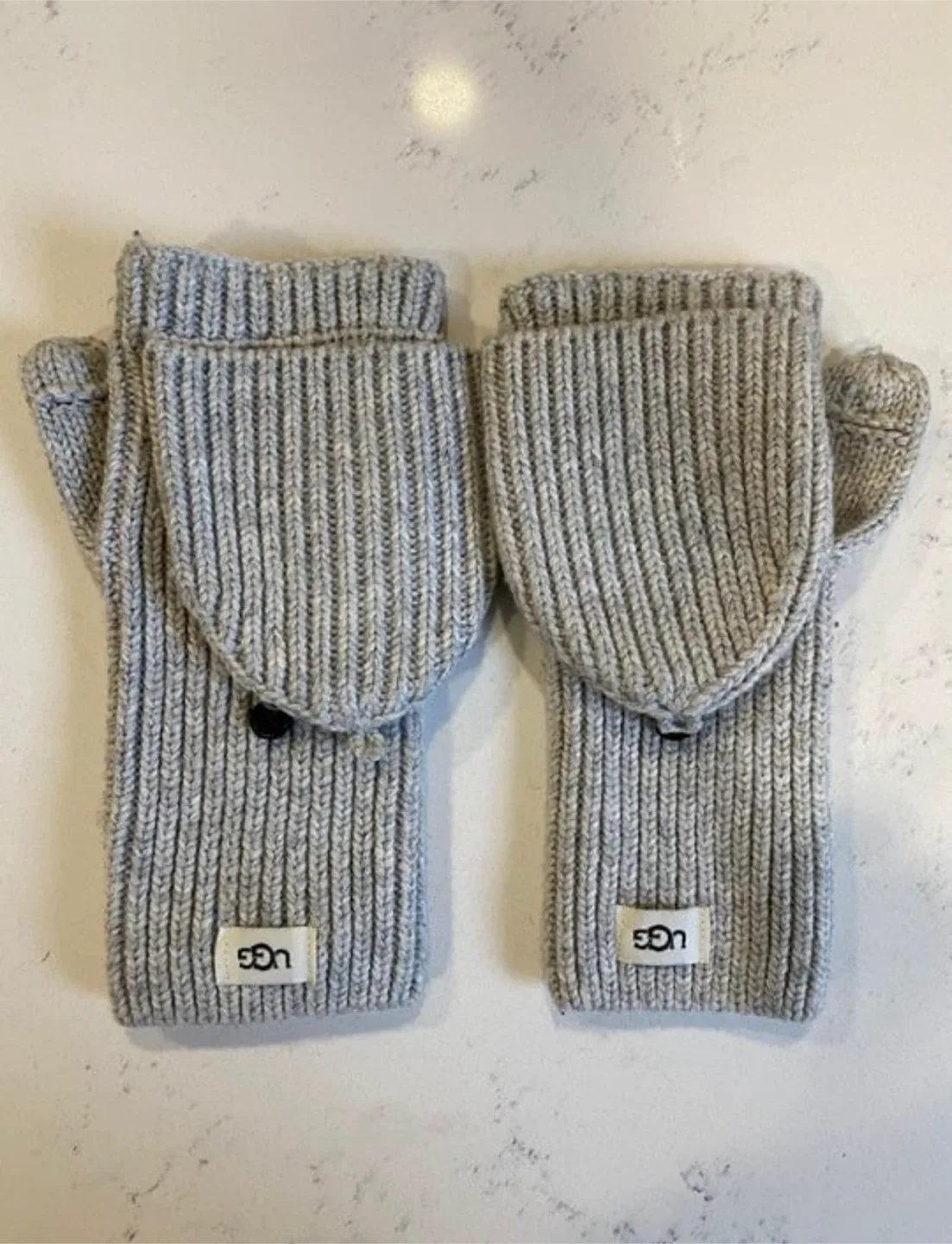 UGG Gray Knit Mittens