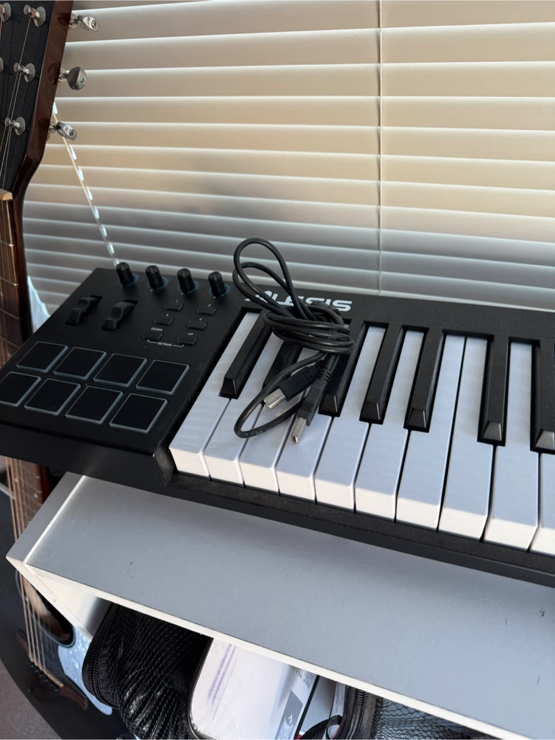 Alesis V49 Keyboard Controller - photo 2