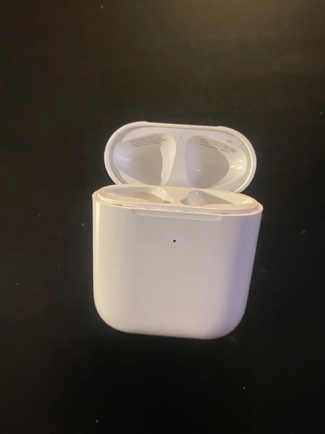 AirPods2 Charging Case only - photo 2