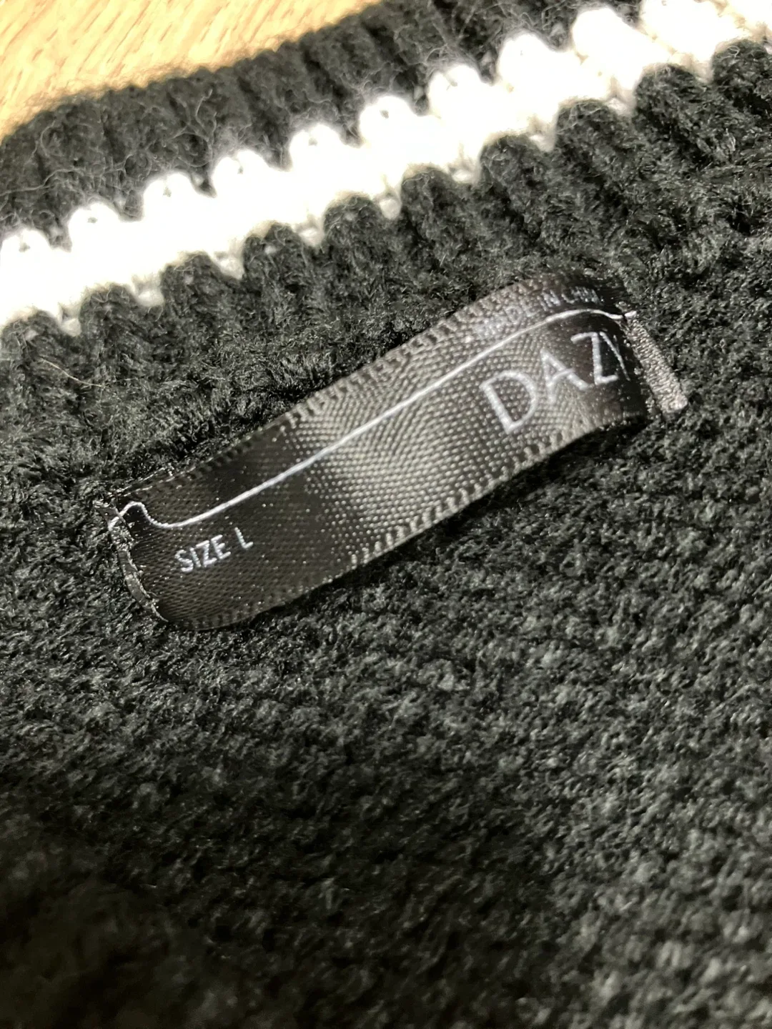 Sweater black knit image indicator(4)