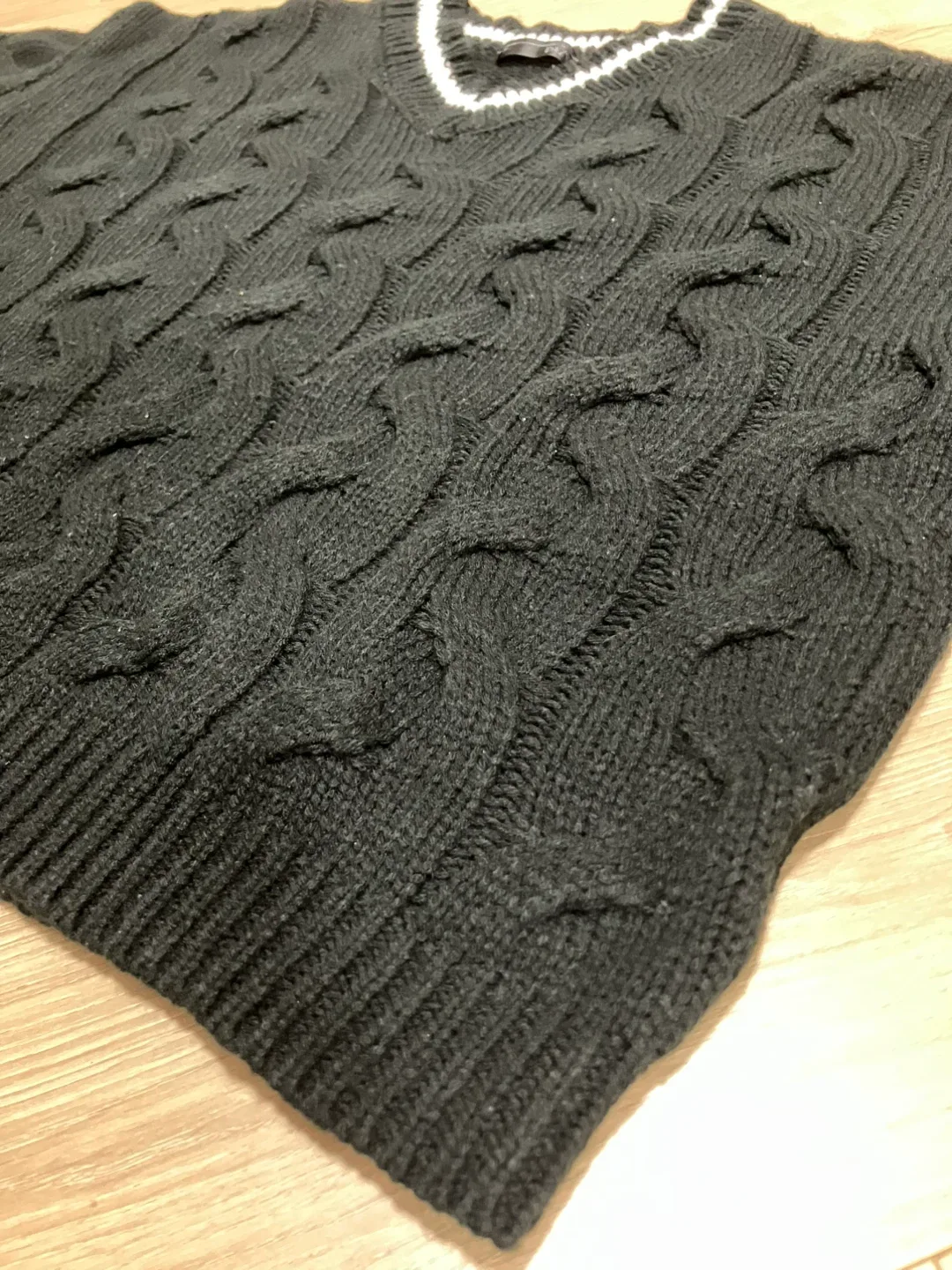 Sweater black knit image indicator(3)