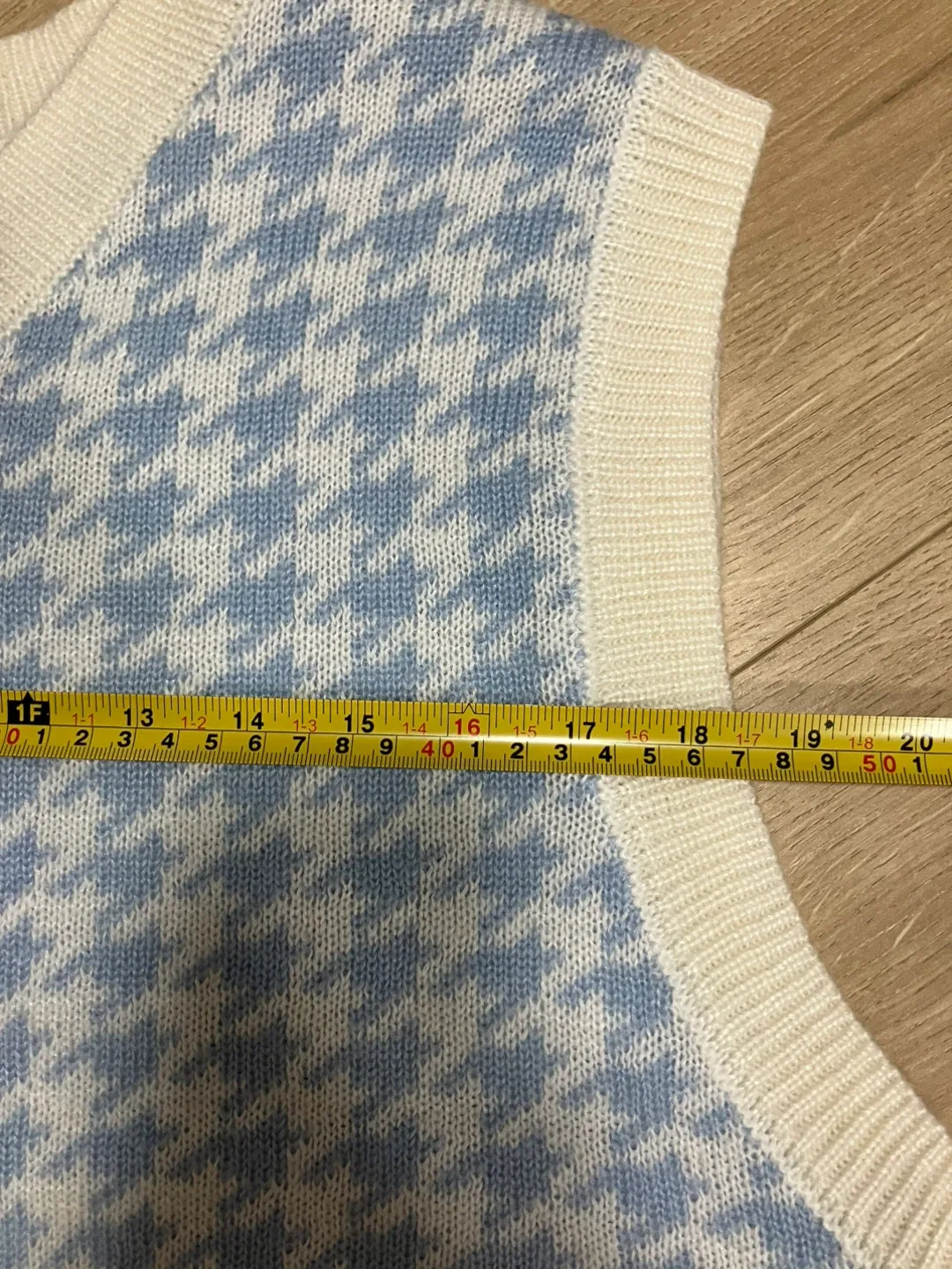 Sweater vest image indicator(7)